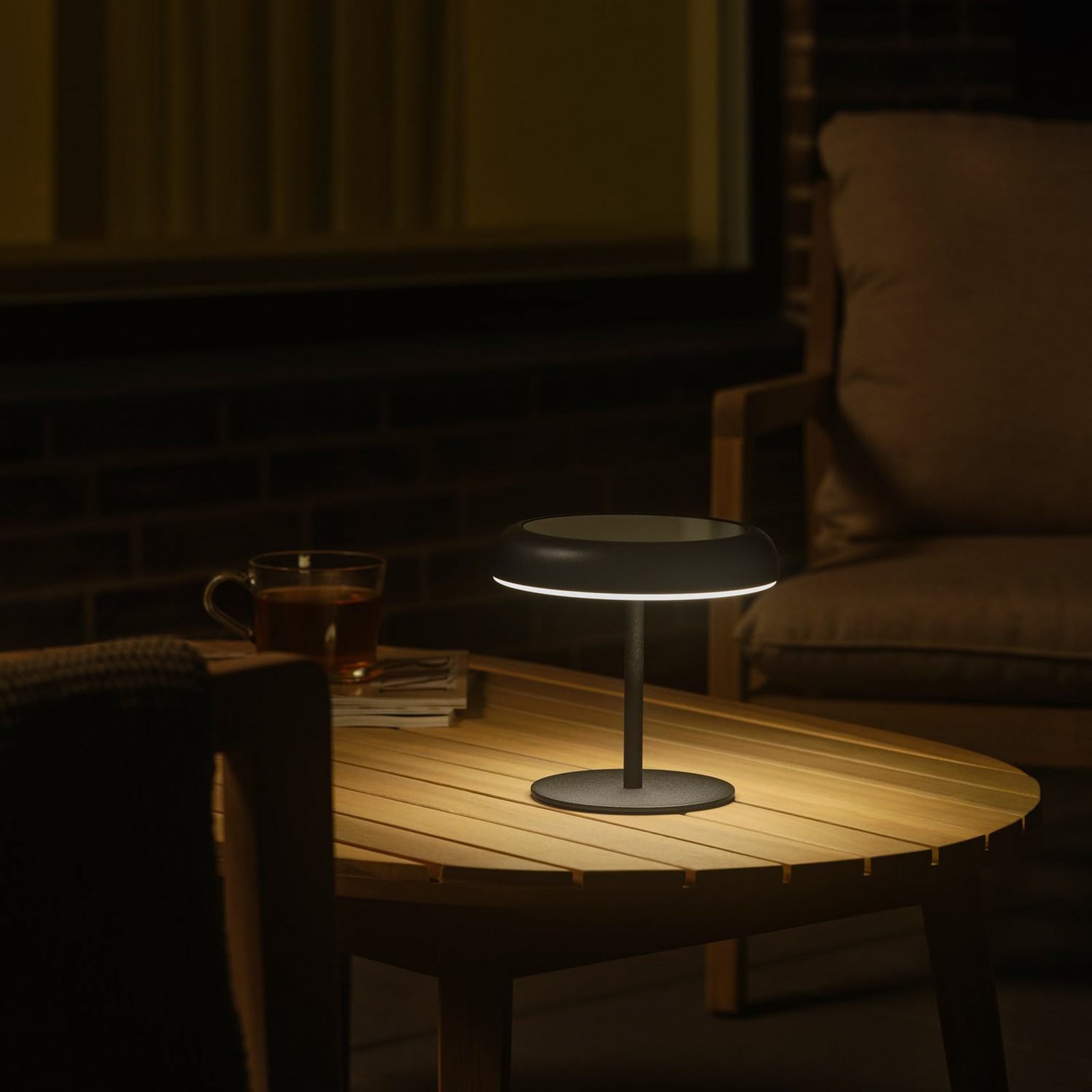 LED solcellebordlampe Elmer dimbar svart detalj