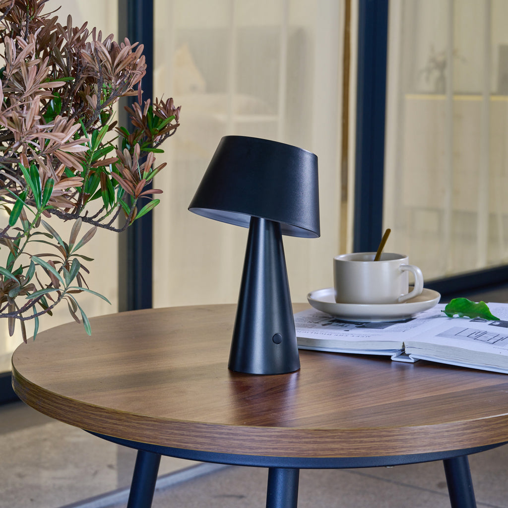 LED solcellebordlampe Lirinor svart bakside