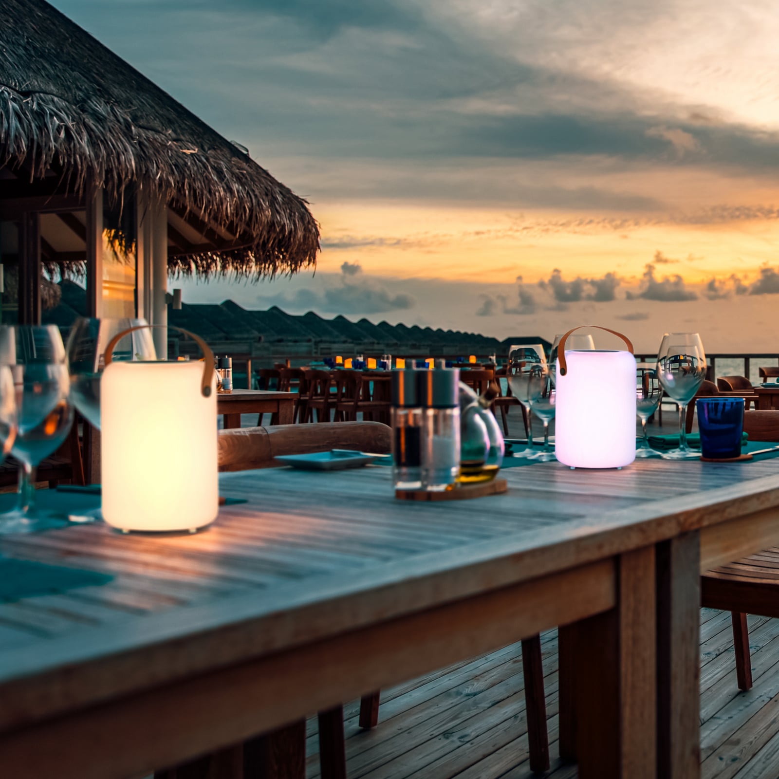 LED solcellebordlampe Orno varmhvit og RGB dimbar IP44 bakside