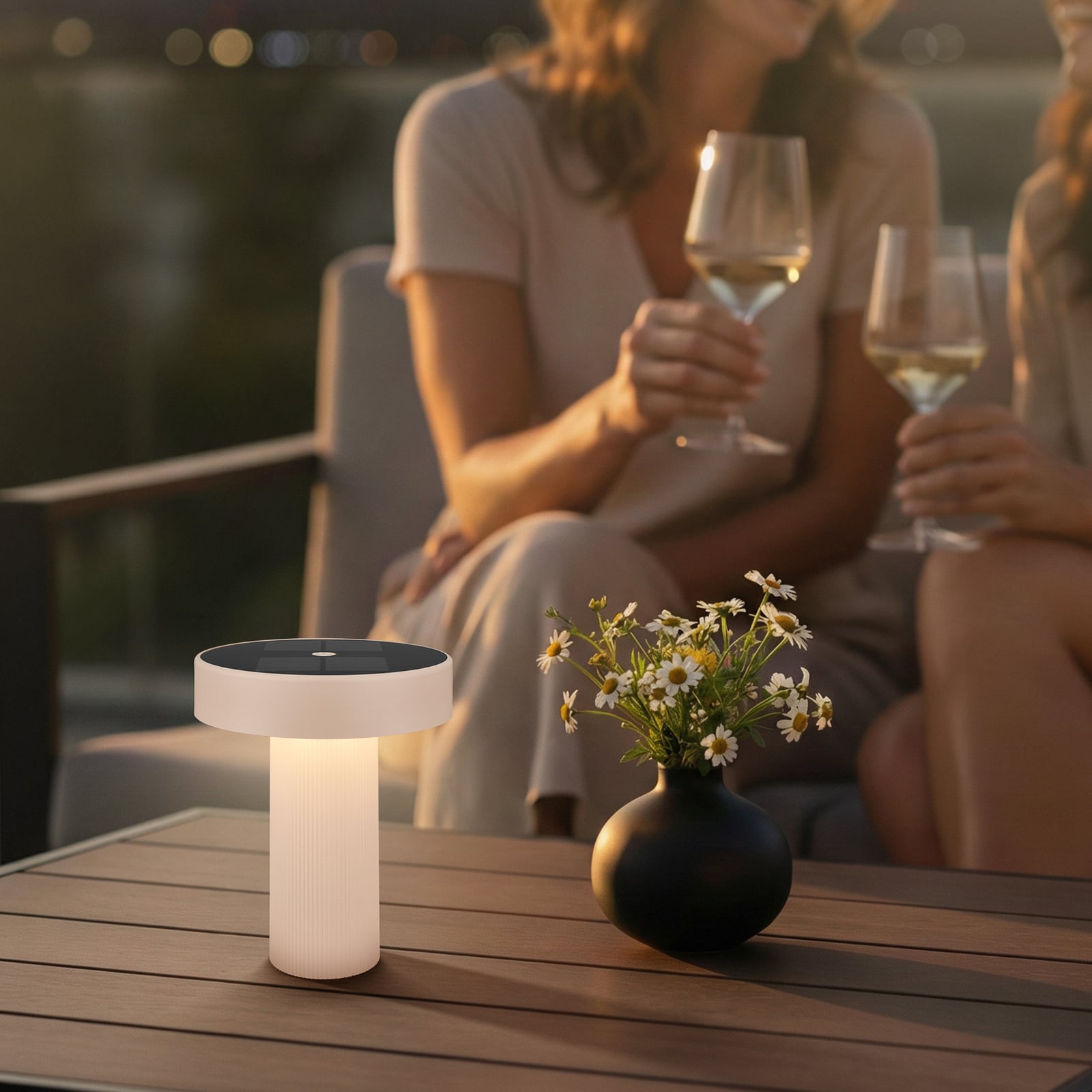 LED solcellebordlampe Poga dimbar beige plast IP44 bakside