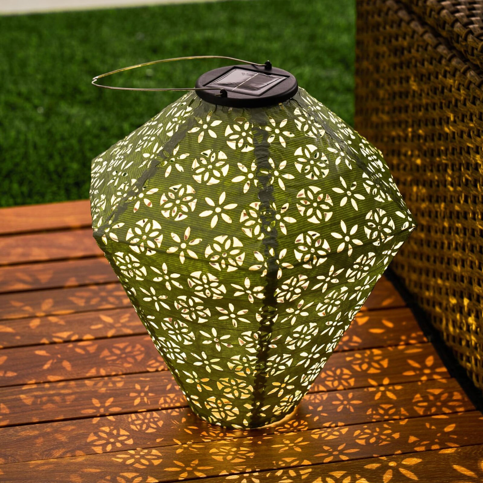 LED solcelledekorlampe Sunshine Flower grønn bakside