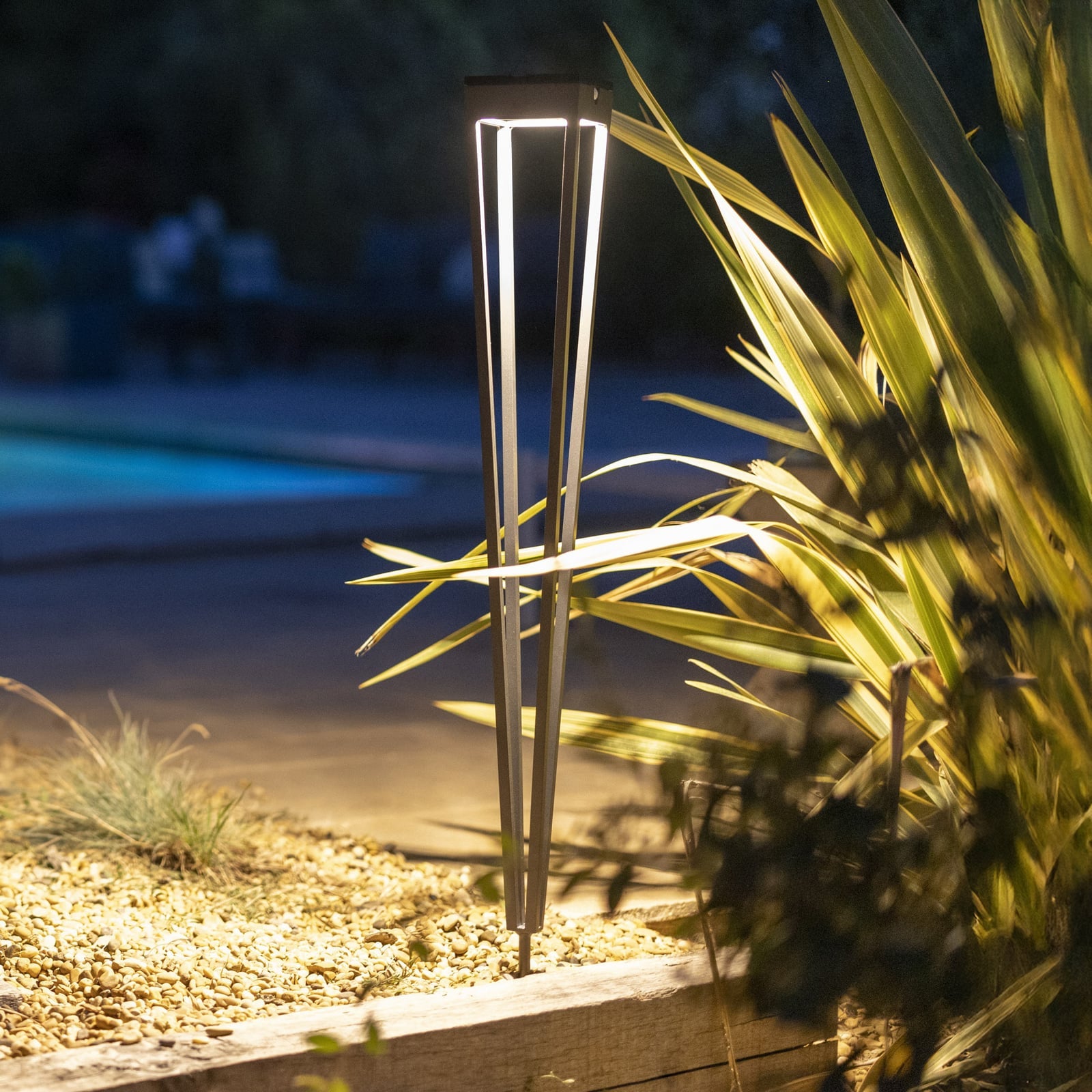 LED solcellefakkel Tinka grå 90 cm dimbar IP66 forfra