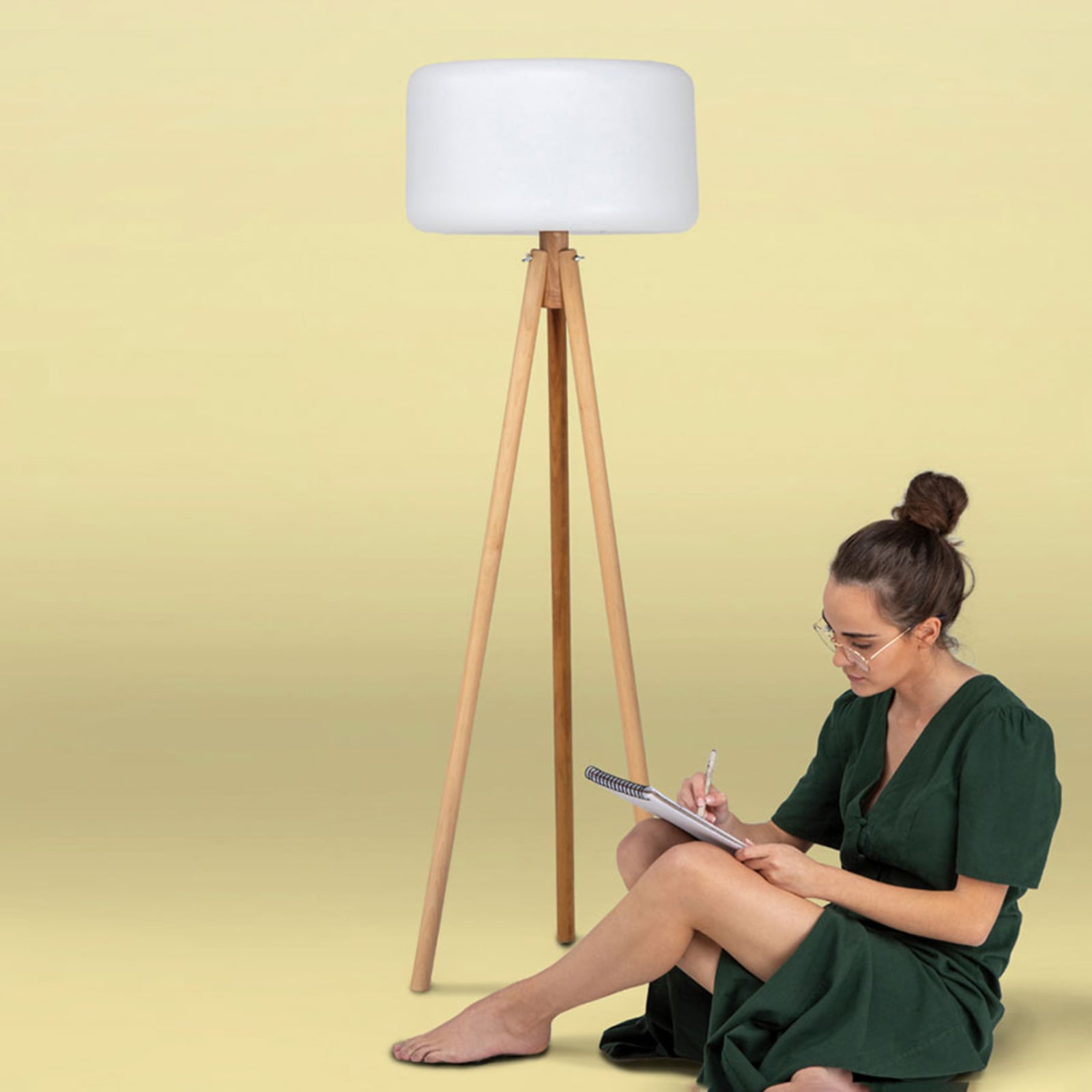 LED solcellegulvlampe Chloe tre/hvit RGB IP65 H140 cm forfra
