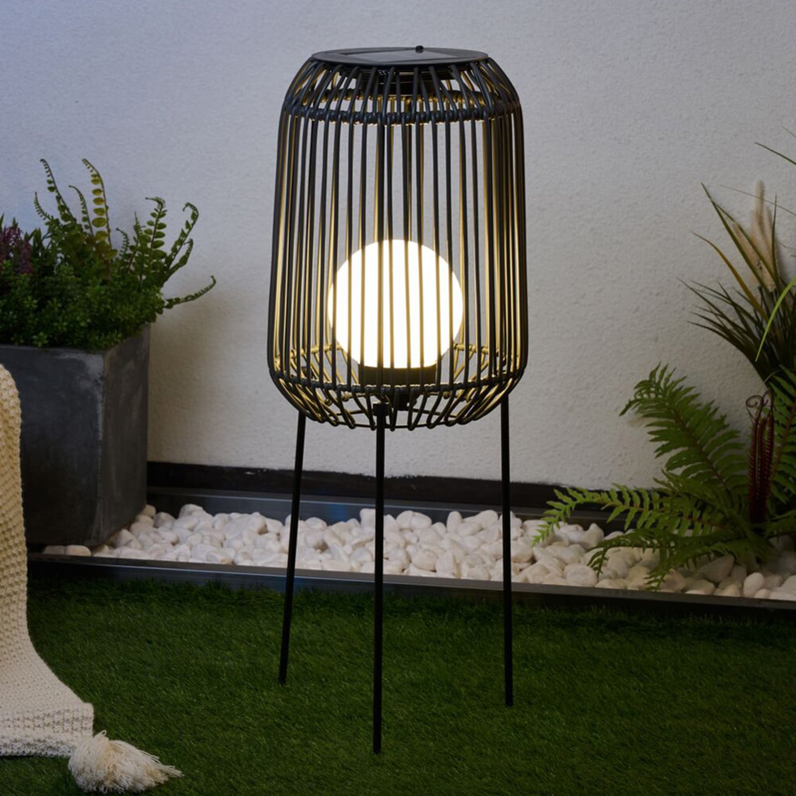 LED solcellegulvlampe Sunshine Coziness forfra i svart og grått