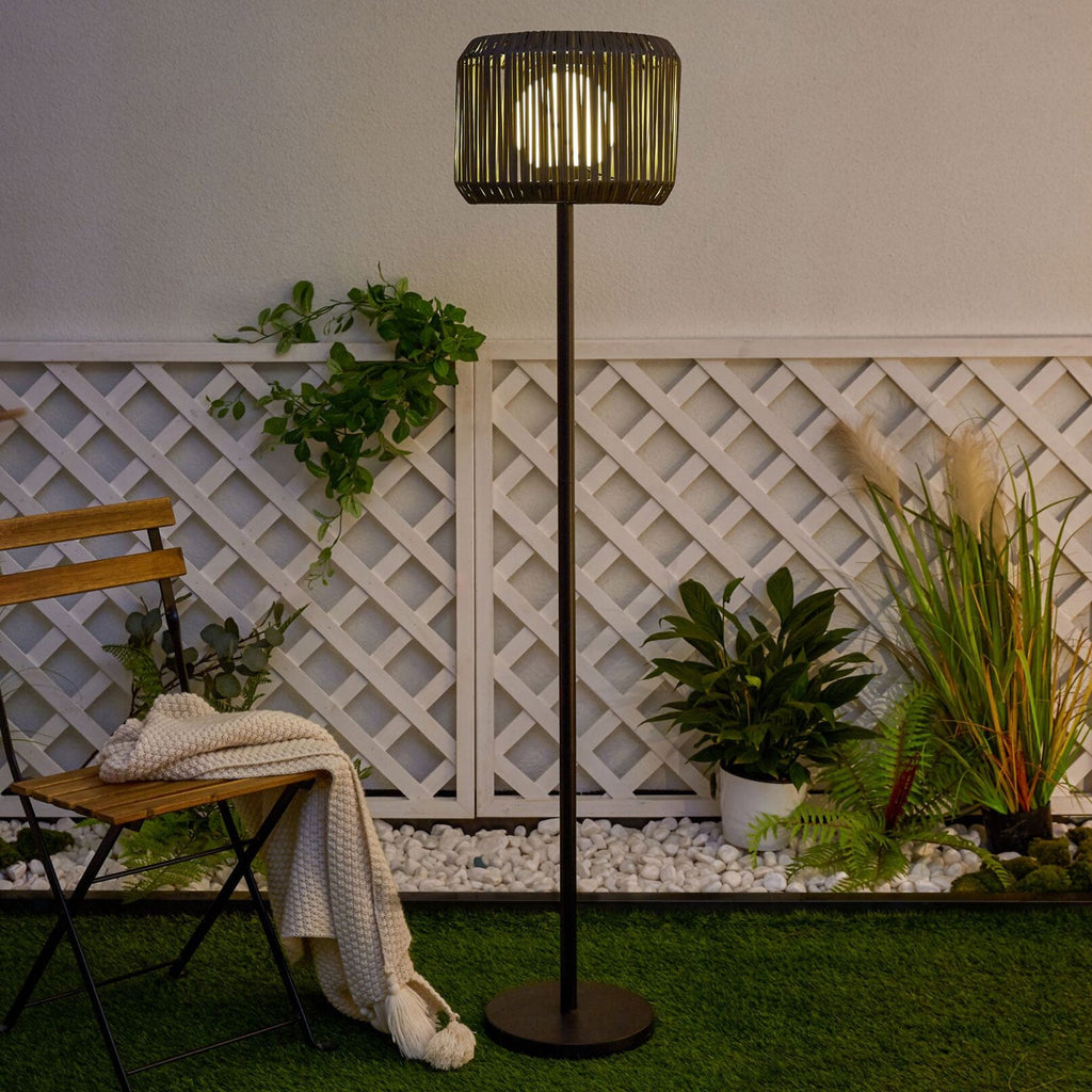 LED solcellegulvlampe Sunshine Elegance rattanlook IP44 forfra