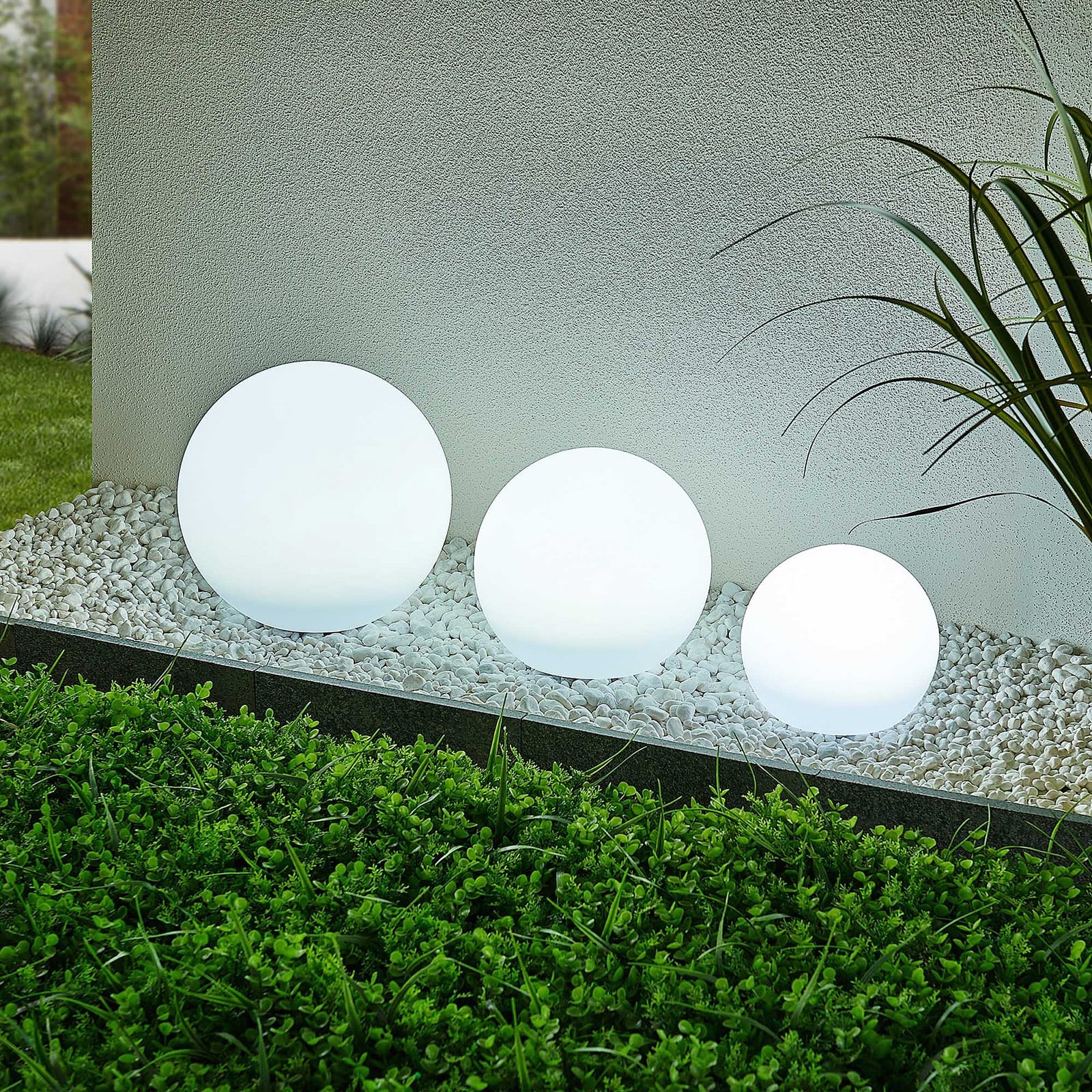 Detalj av LED solcellekuler 3-er sett RGBW med spyd IP44 - Lindby