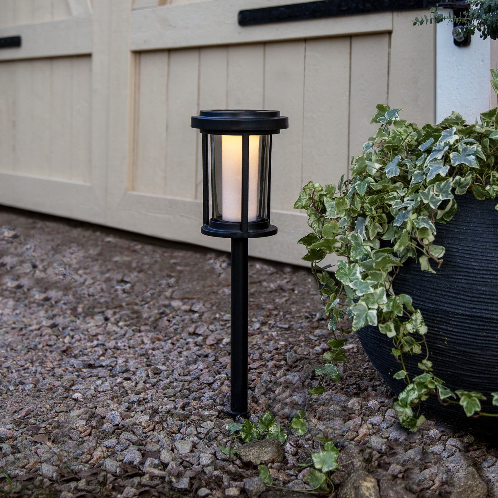 LED solcellelampe Alippa med spyd svart 44 cm varmhvit IP44 bakside
