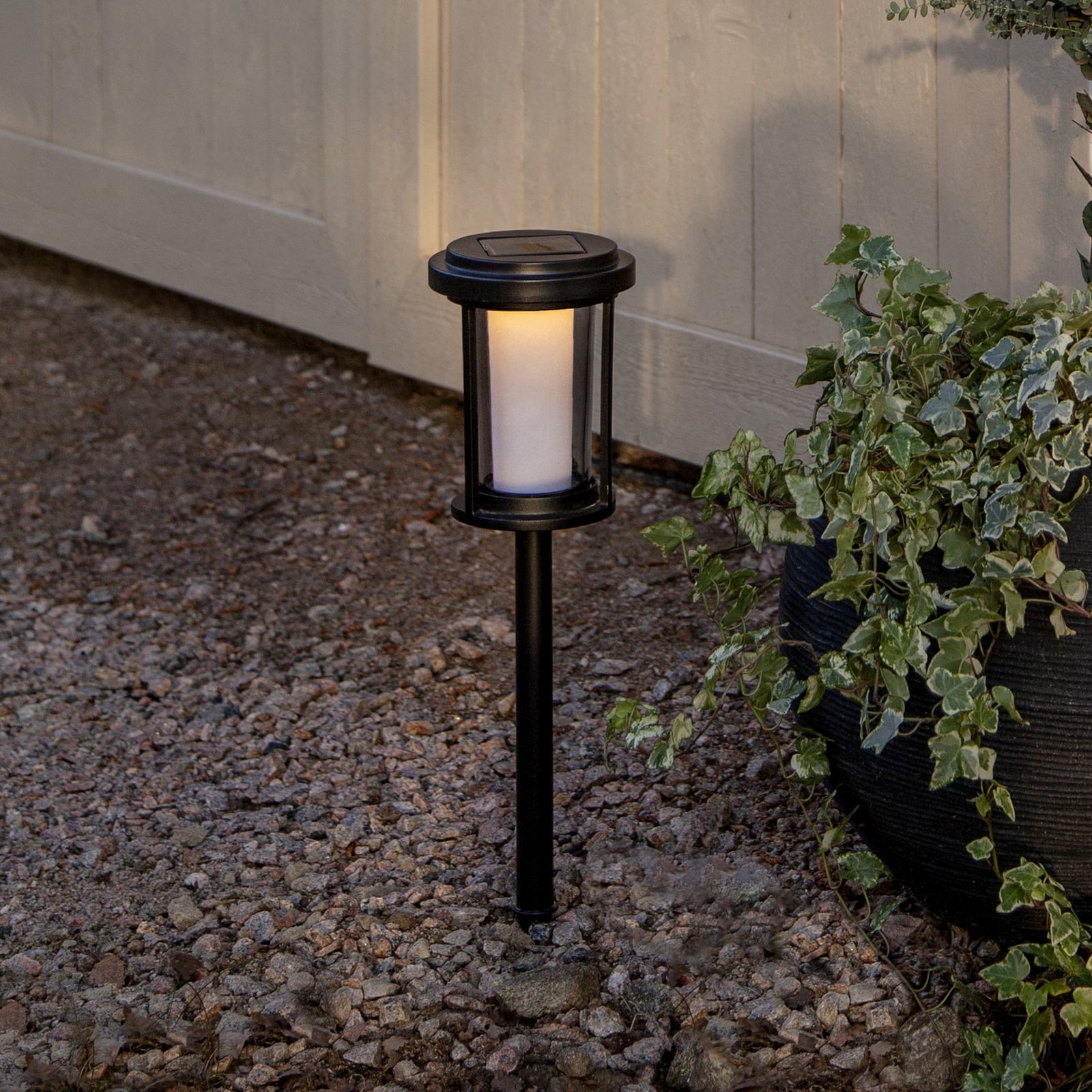 LED solcellelampe Alippa med spyd svart 44 cm varmhvit IP44 nærbilde