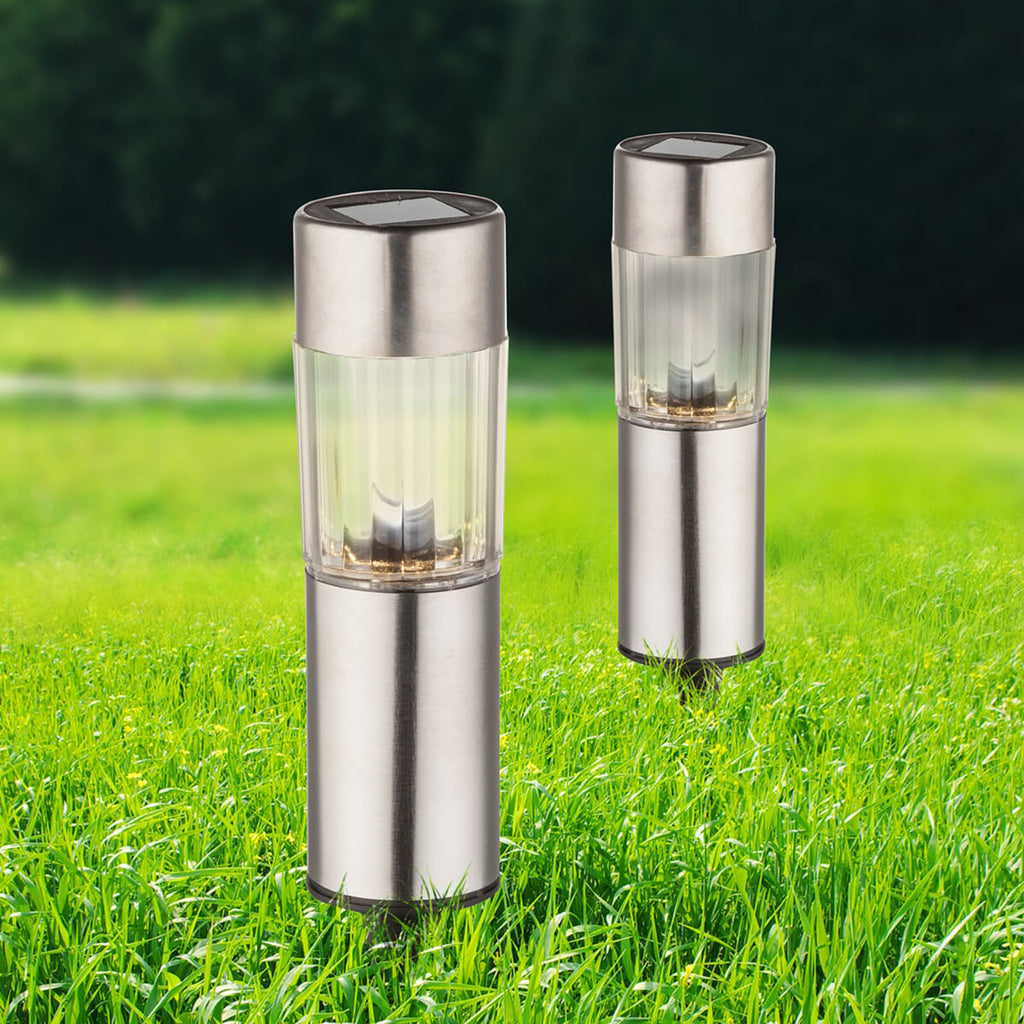 LED solcellelampe Aro 4-sett med jordspyd IP44 montert i hage