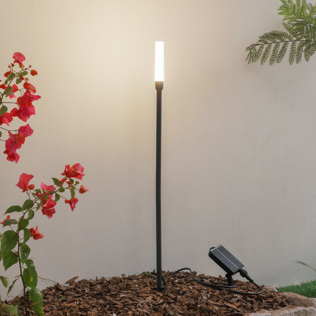LED solcellelampe Balian med spyd aluminium IP65 forside