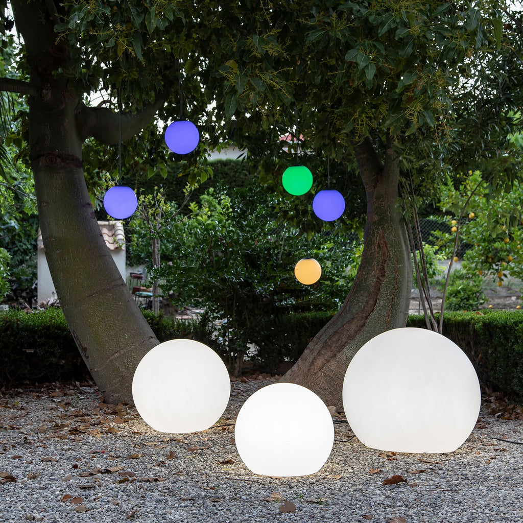 Detaljbilde av LED solcellelampe Buly kule dimbar RGB IP65 Ø78 cm