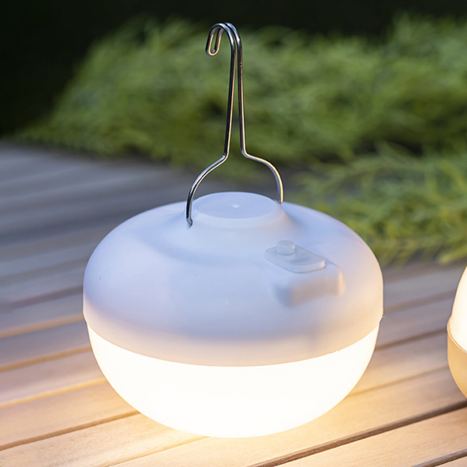 LED solcellelampe Cherry dimbar med fjernkontroll IP54 forfra