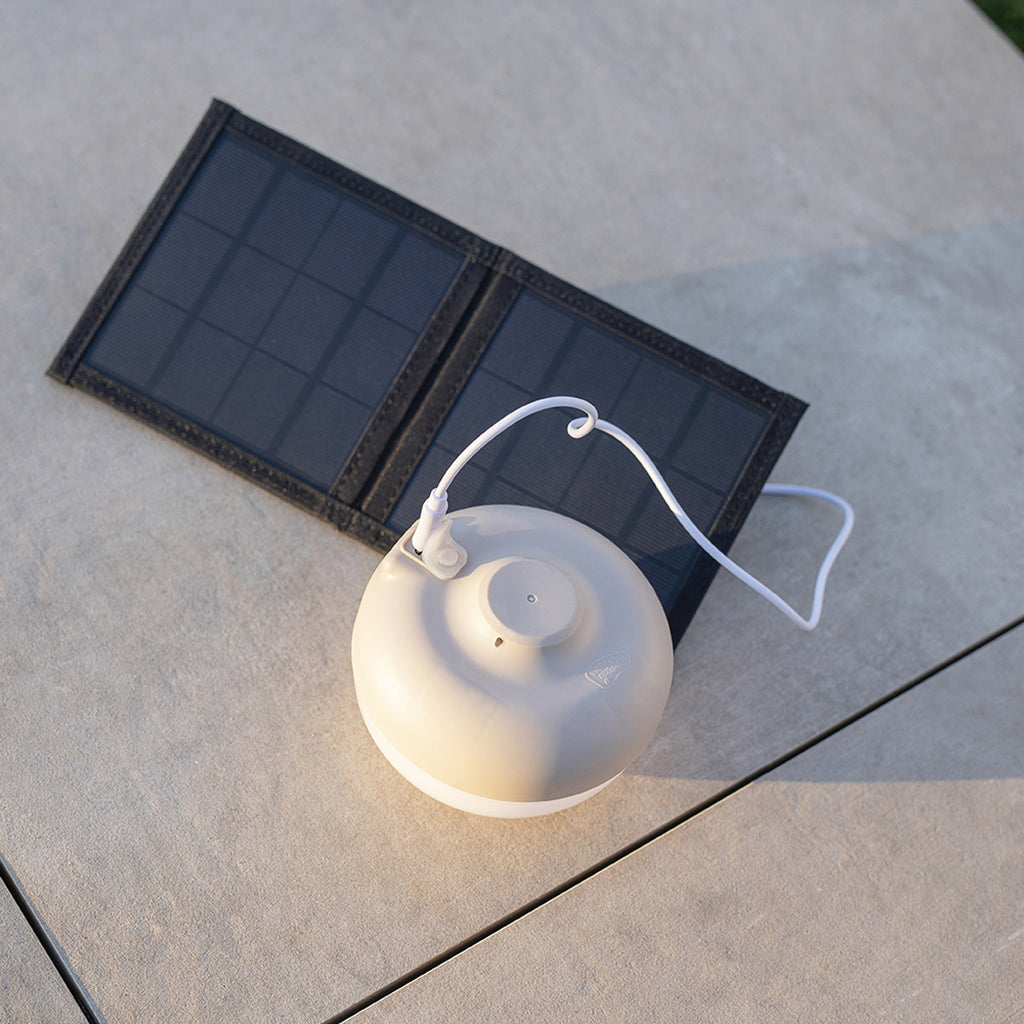 LED solcellelampe Cherry dimbar med fjernkontroll IP54 bakside