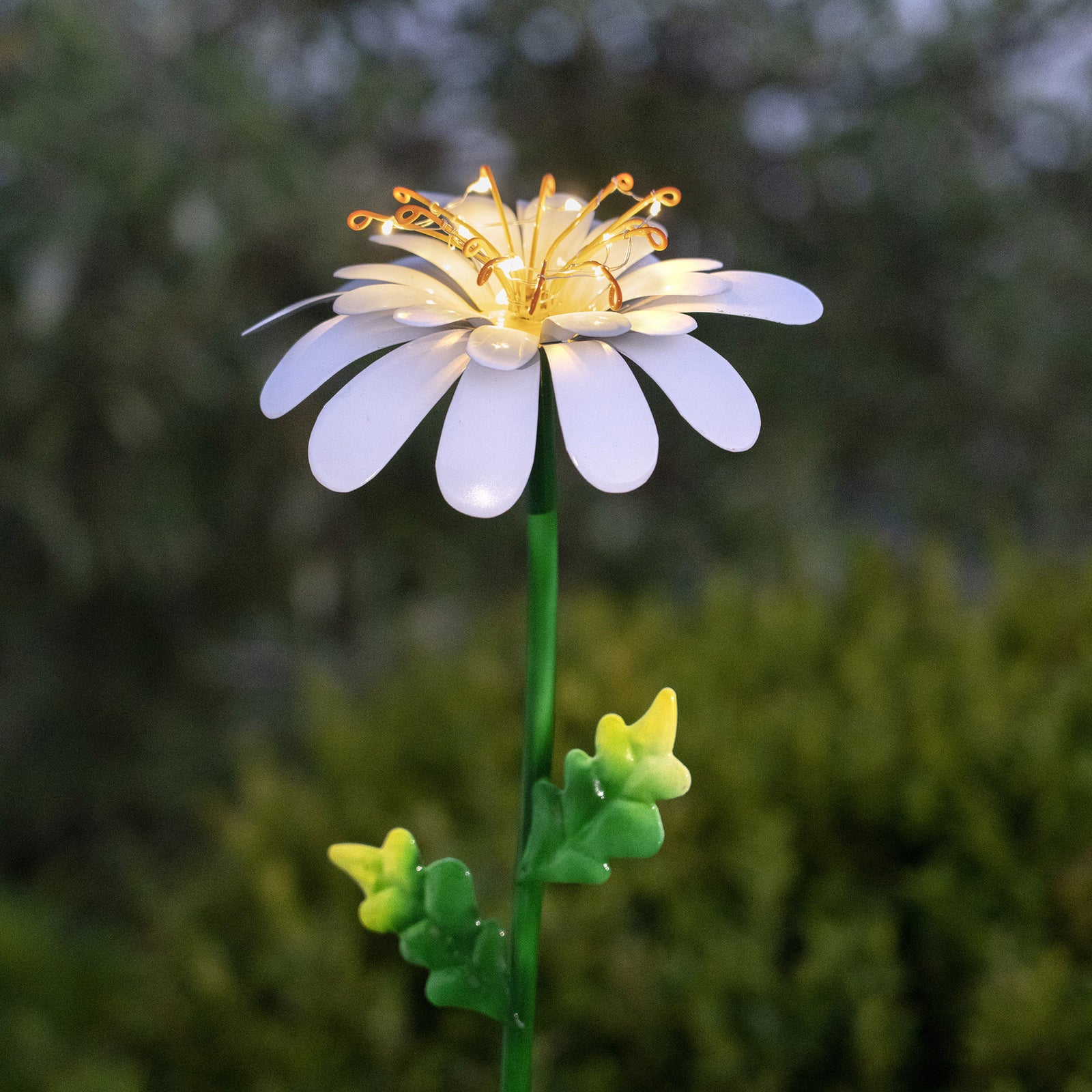 Detalj av LED solcellelampe Daisy blomsterform 77 cm IP44