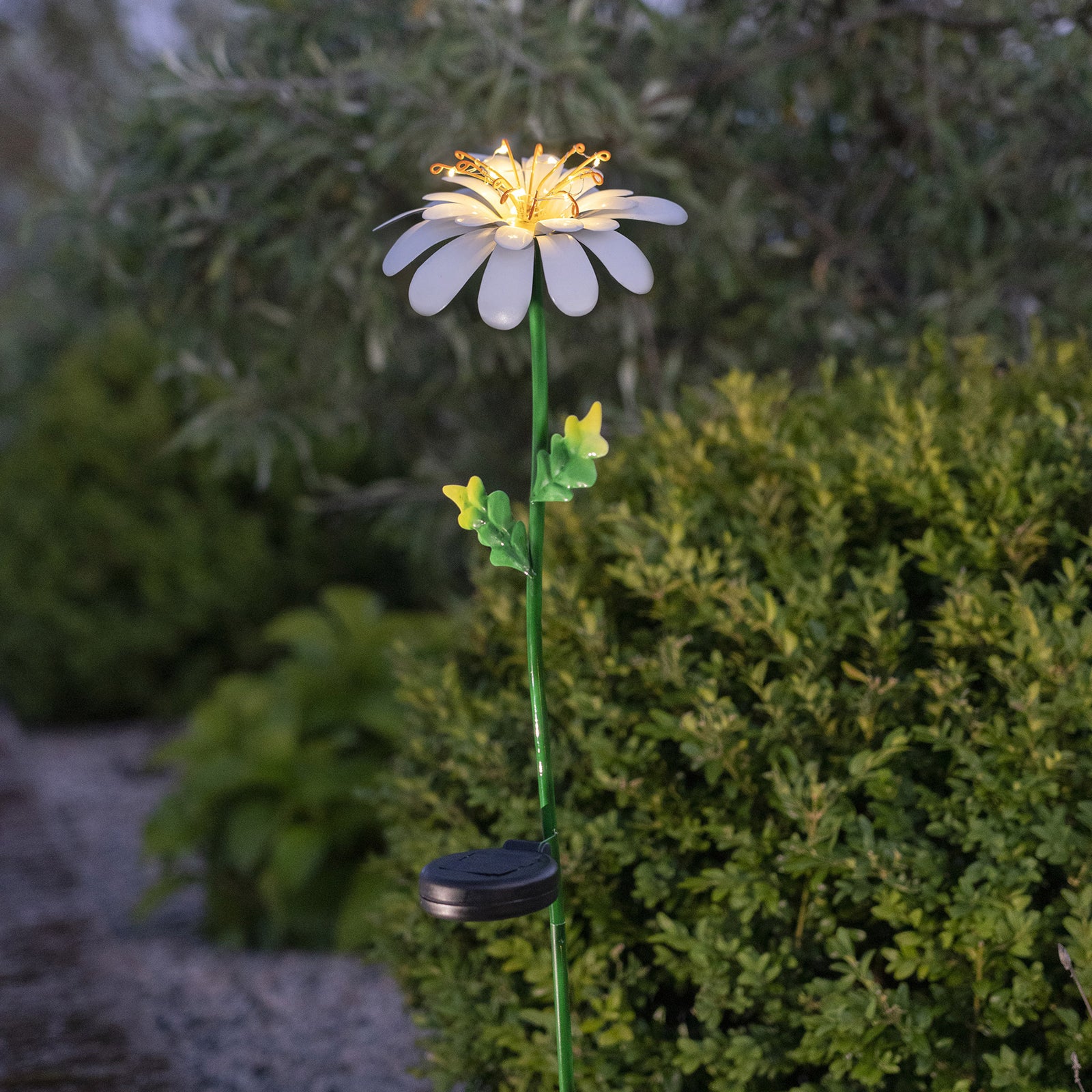 Montert LED solcellelampe Daisy blomsterform 77 cm IP44 i hage