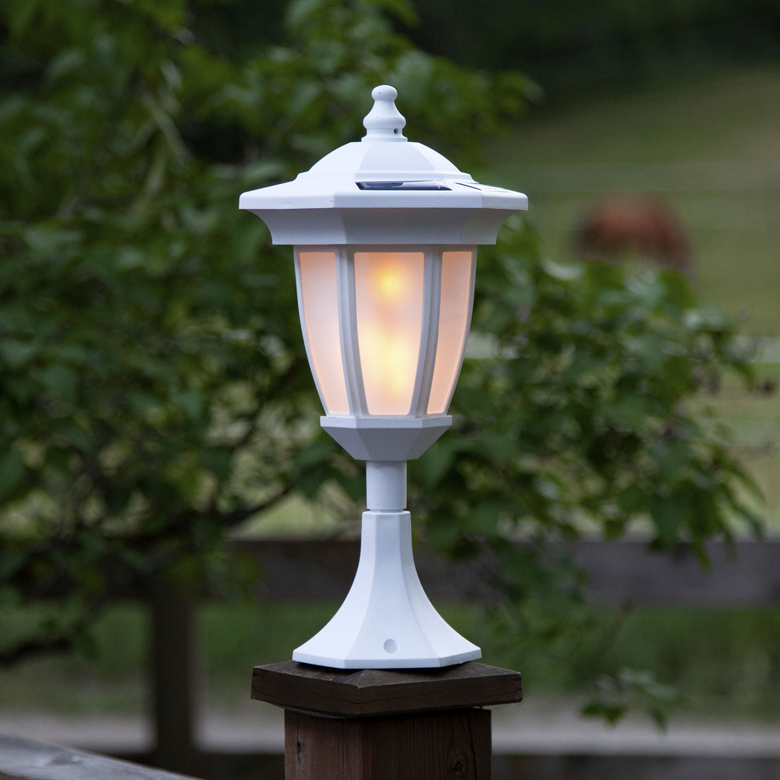 Detalj av LED solcellelampe Flame 4-i-1 hvit plast IP44