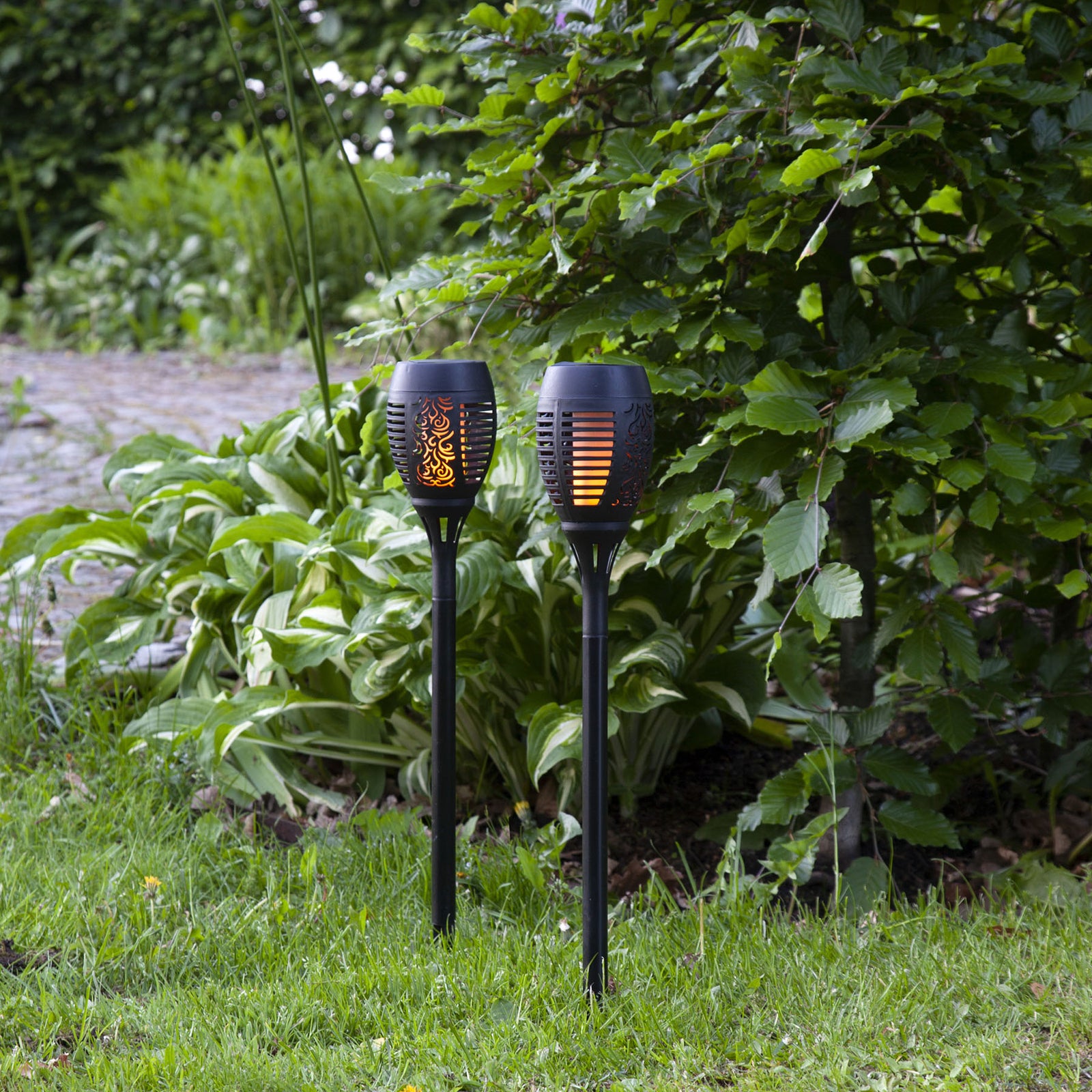 LED solcellelampe Flame med jordspyd 2-pk svart bakside