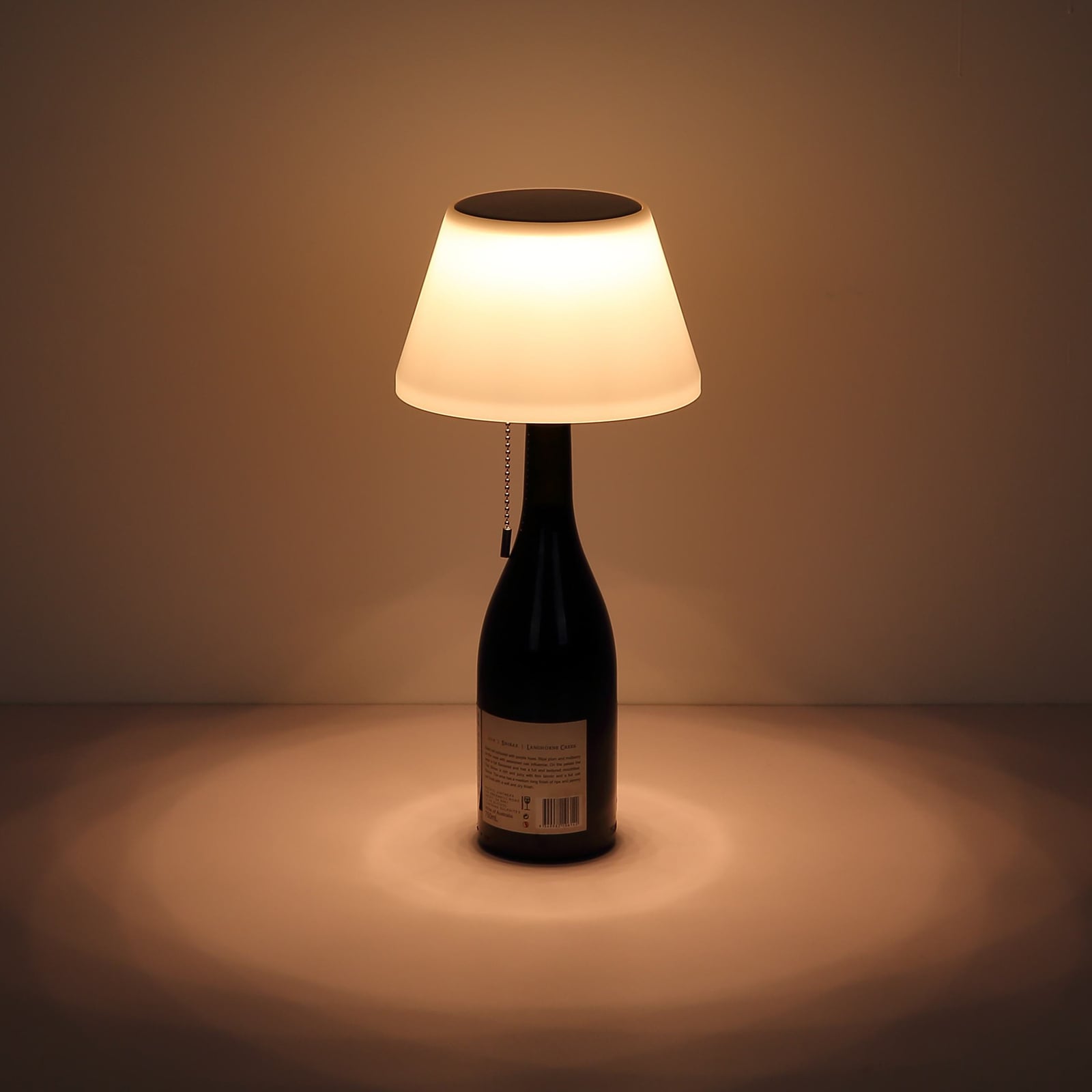 LED solcellelampe flaskeoppsats hvit plast sett fra siden
