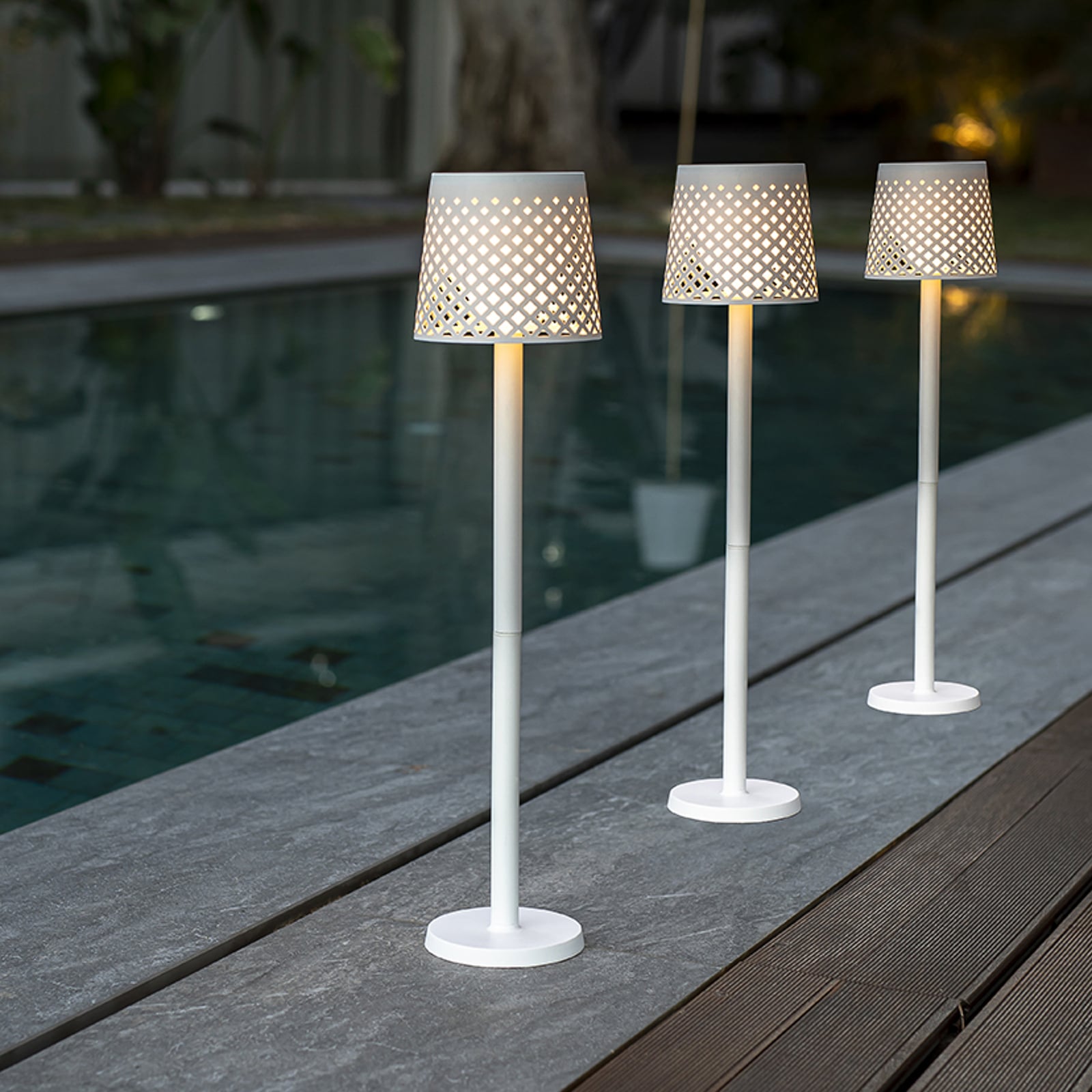 LED solcellelampe Greta 5-i-1 hvit bakside