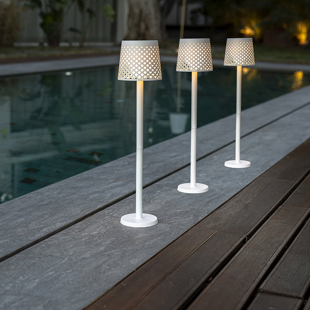 LED solcellelampe Greta 5-i-1 hvit detalj av solcellepanel