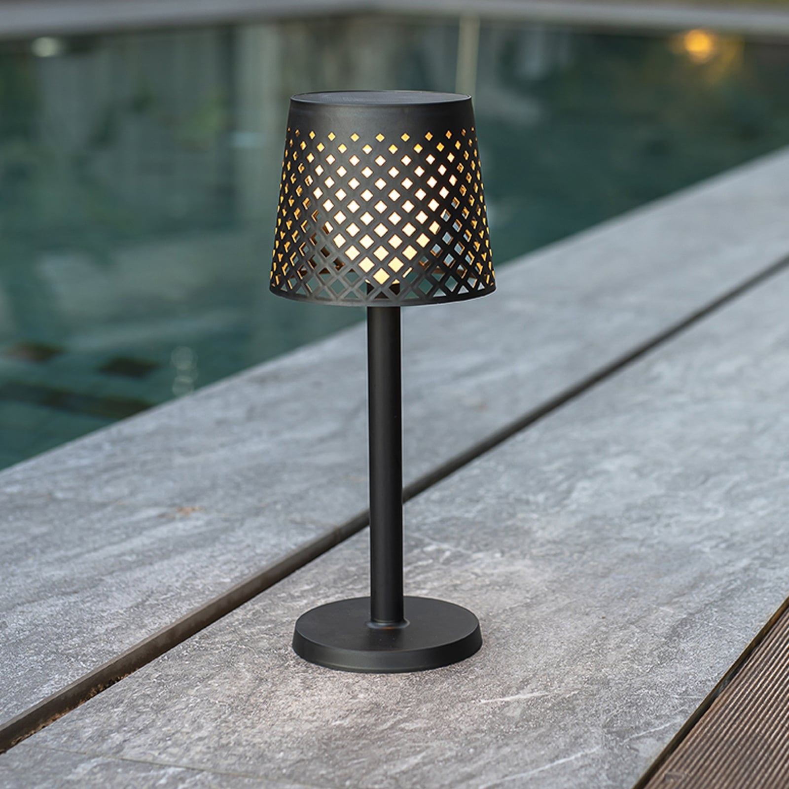 LED solcellelampe Greta 5-i-1 svart forfra