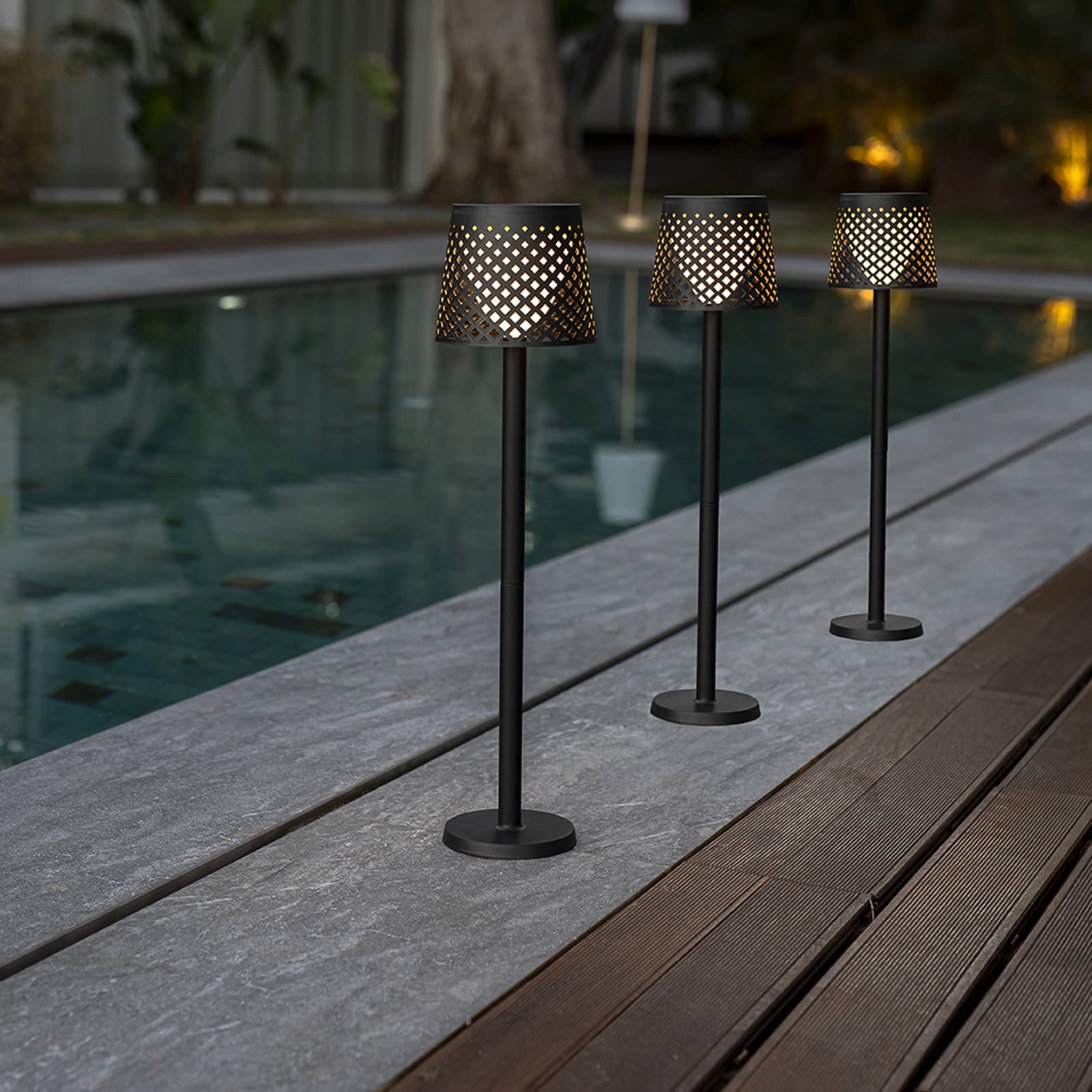 LED solcellelampe Greta 5-i-1 svart bakside