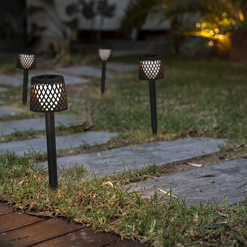 LED solcellelampe Gretita svart 4-pk montert utendørs