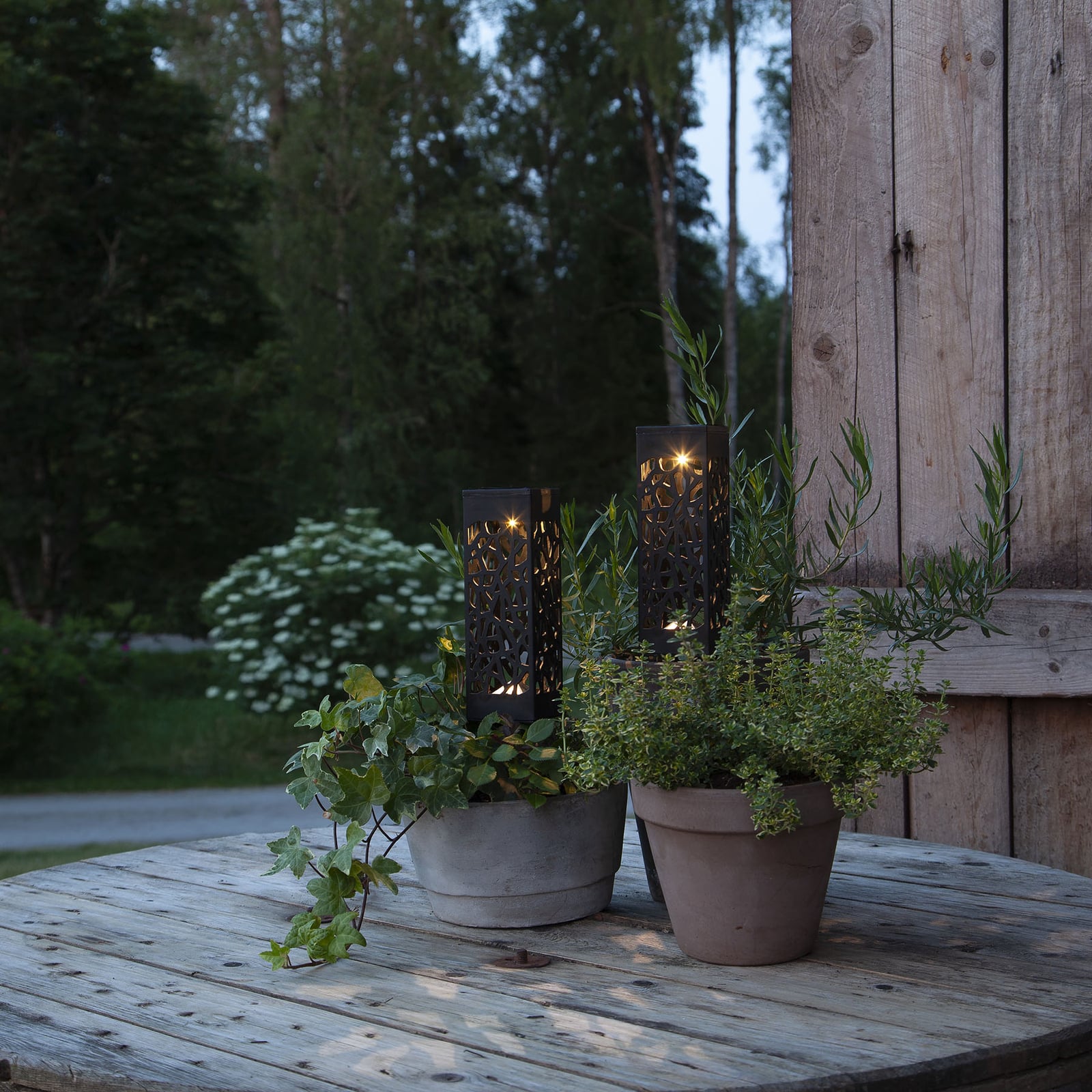 LED solcellelampe Izola med jordspyd 2-pk IP44 front