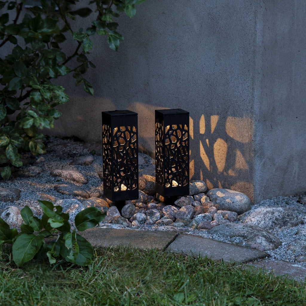 LED solcellelampe Izola med jordspyd 2-pk IP44 montert i hage