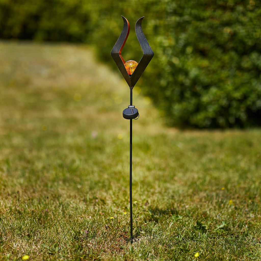 LED solcellelampe med glasskule og jordspyd 82 cm - EGLO forfra