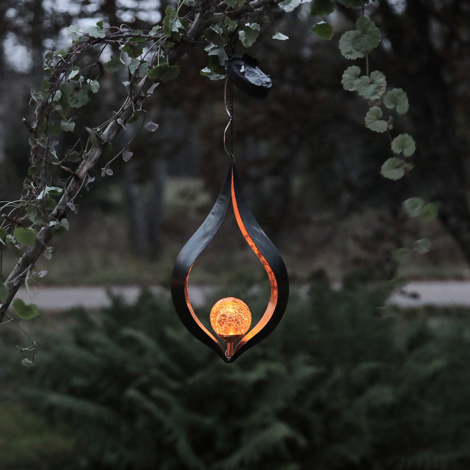 LED solcellelampe Melilla hengende svart metall IP44 bakside
