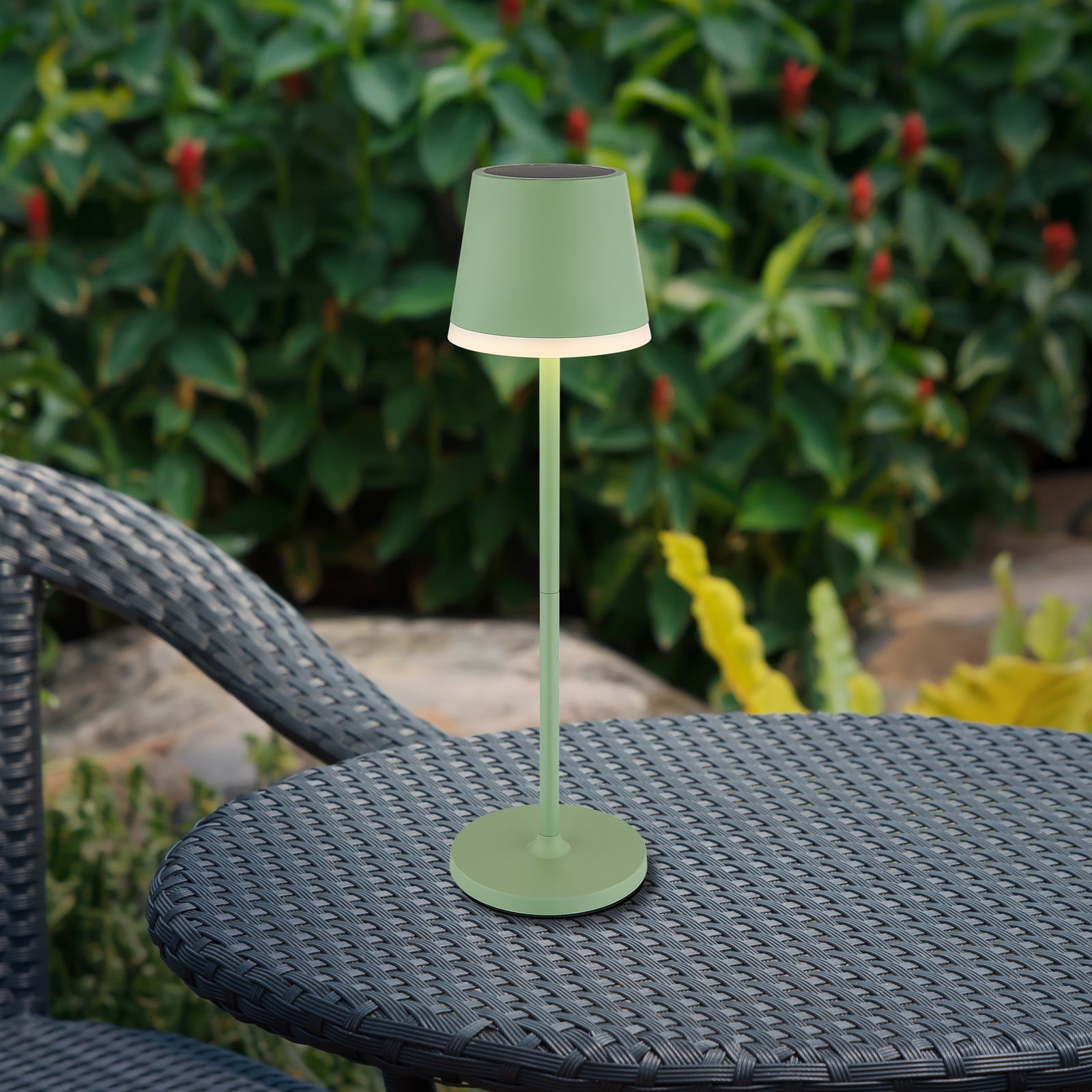 LED solcellelampe metall lysegrønn høyde 41 cm IP44 forfra
