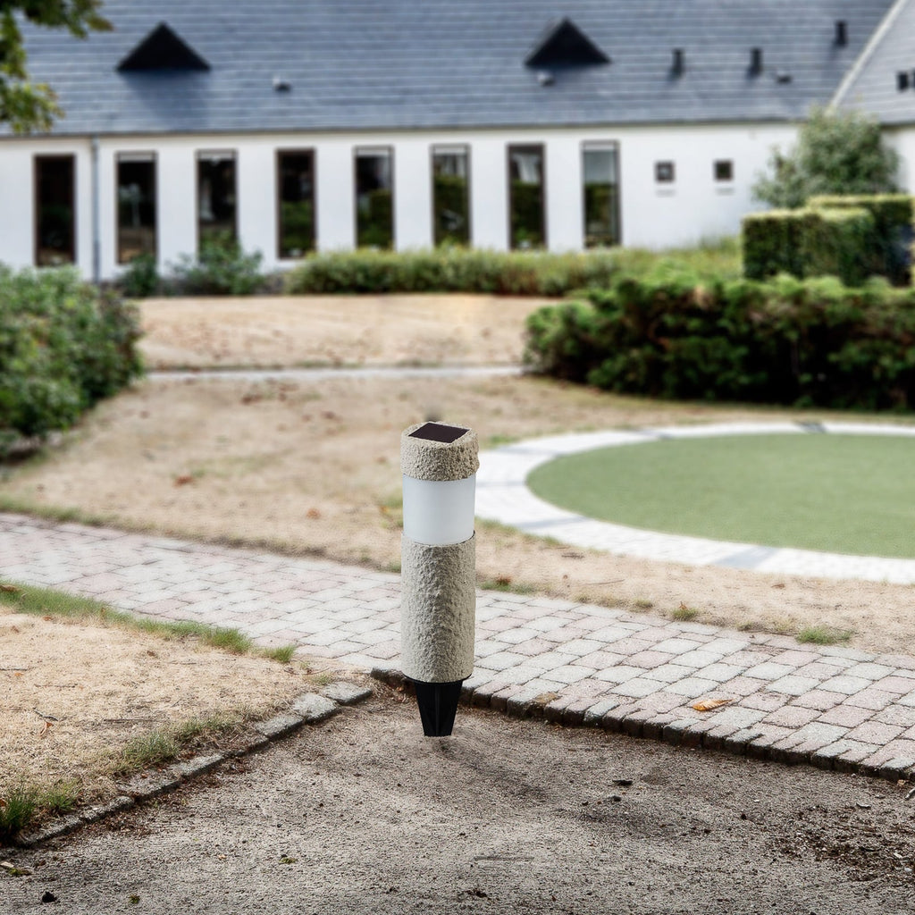 LED solcellelampe Mino med spyd steinoptikk grå detalj av spyd