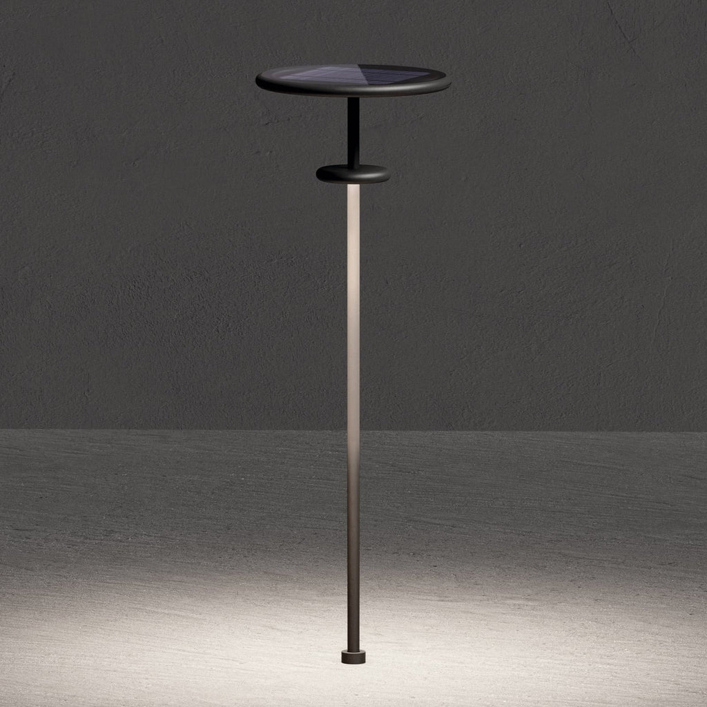 LED solcellelampe PLANET B antrasitt 160 cm for hagebelysning forfra