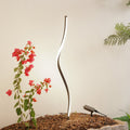 LED solcellelampe Sabriel kurvet svart aluminium IP65 forfra