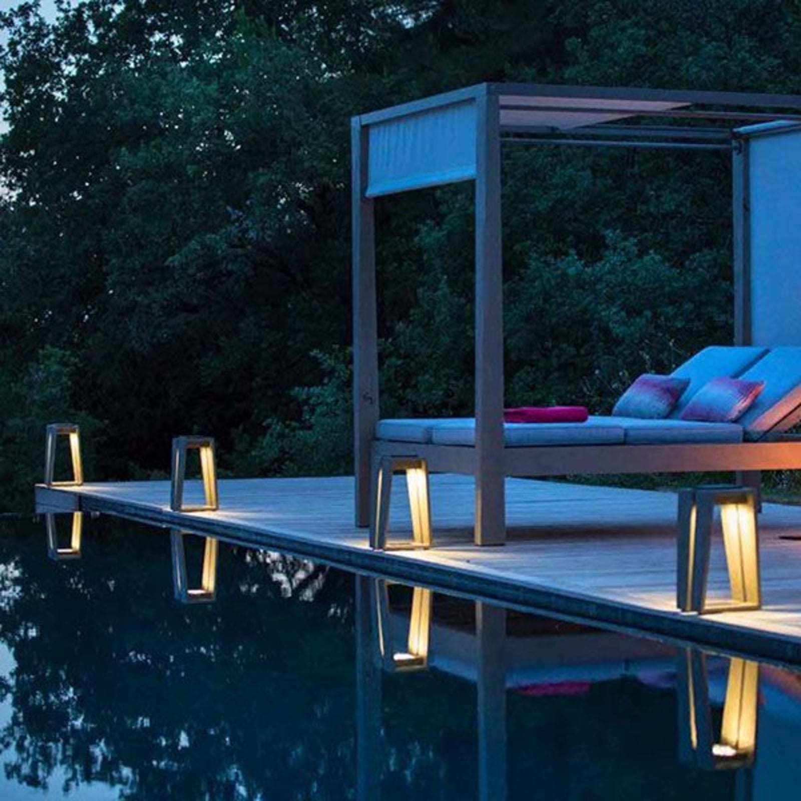 LED solcellelampe Skaal med bevegelsessensor teak bakside