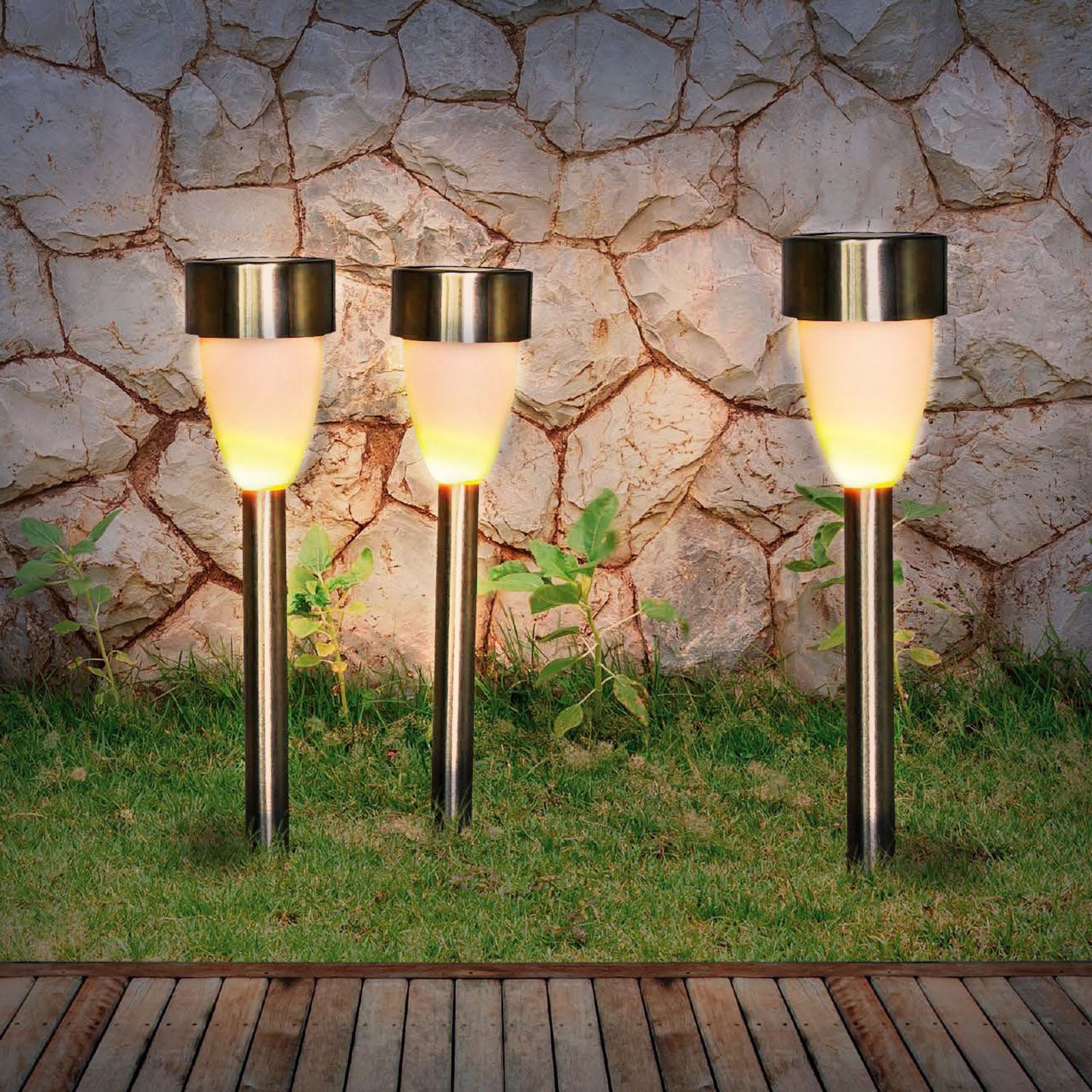 LED solcellelampe spyd rustfritt stål 3-pack IP44 nærbilde av skjerm