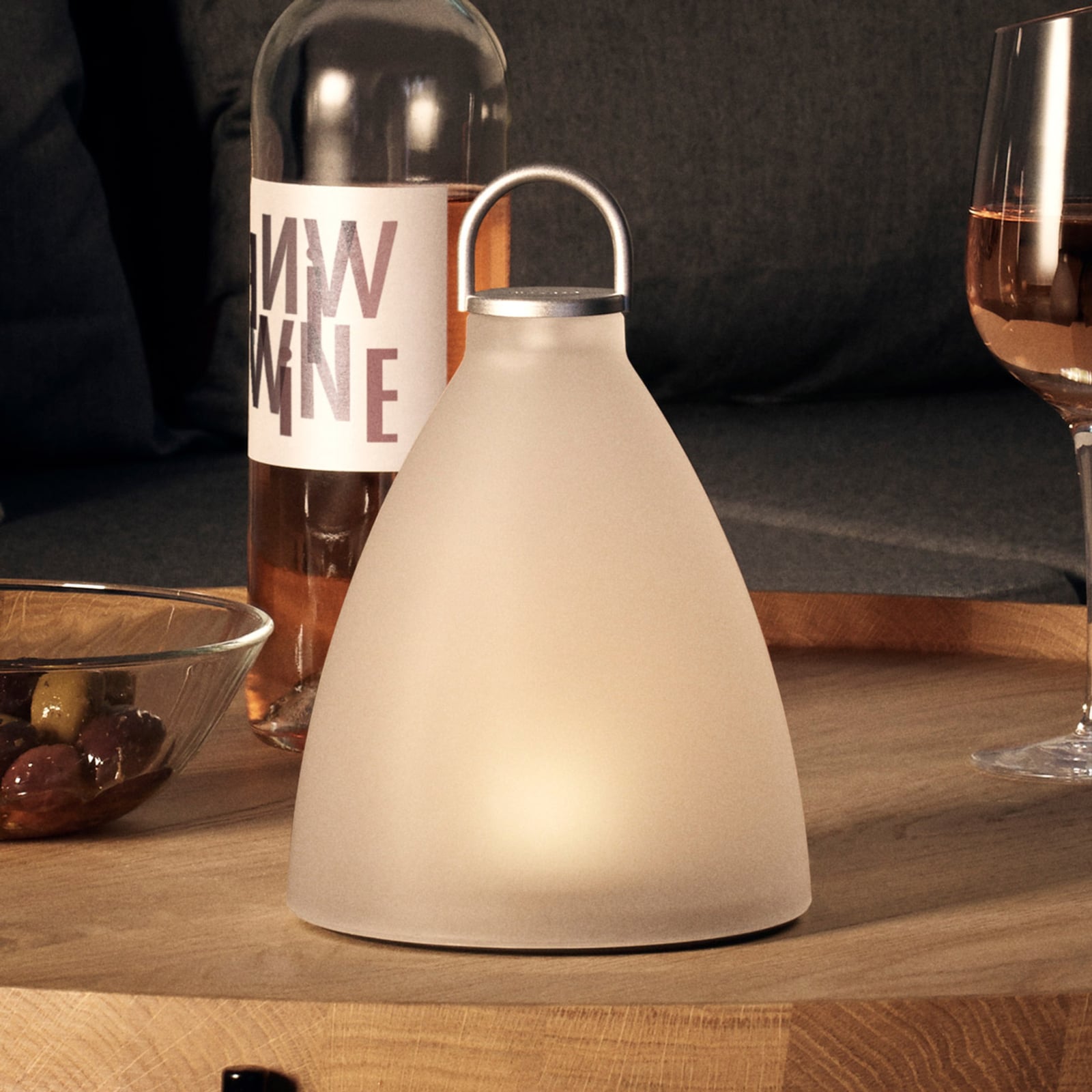 LED solcellelampe SunLight Bell front aluminium og glass