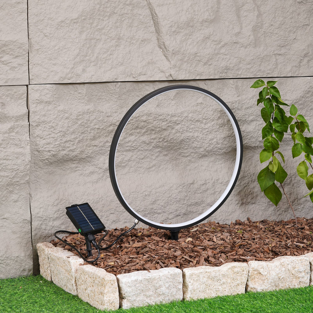 LED solcellelampe Syrene med spyd svart aluminium detalj av spyd