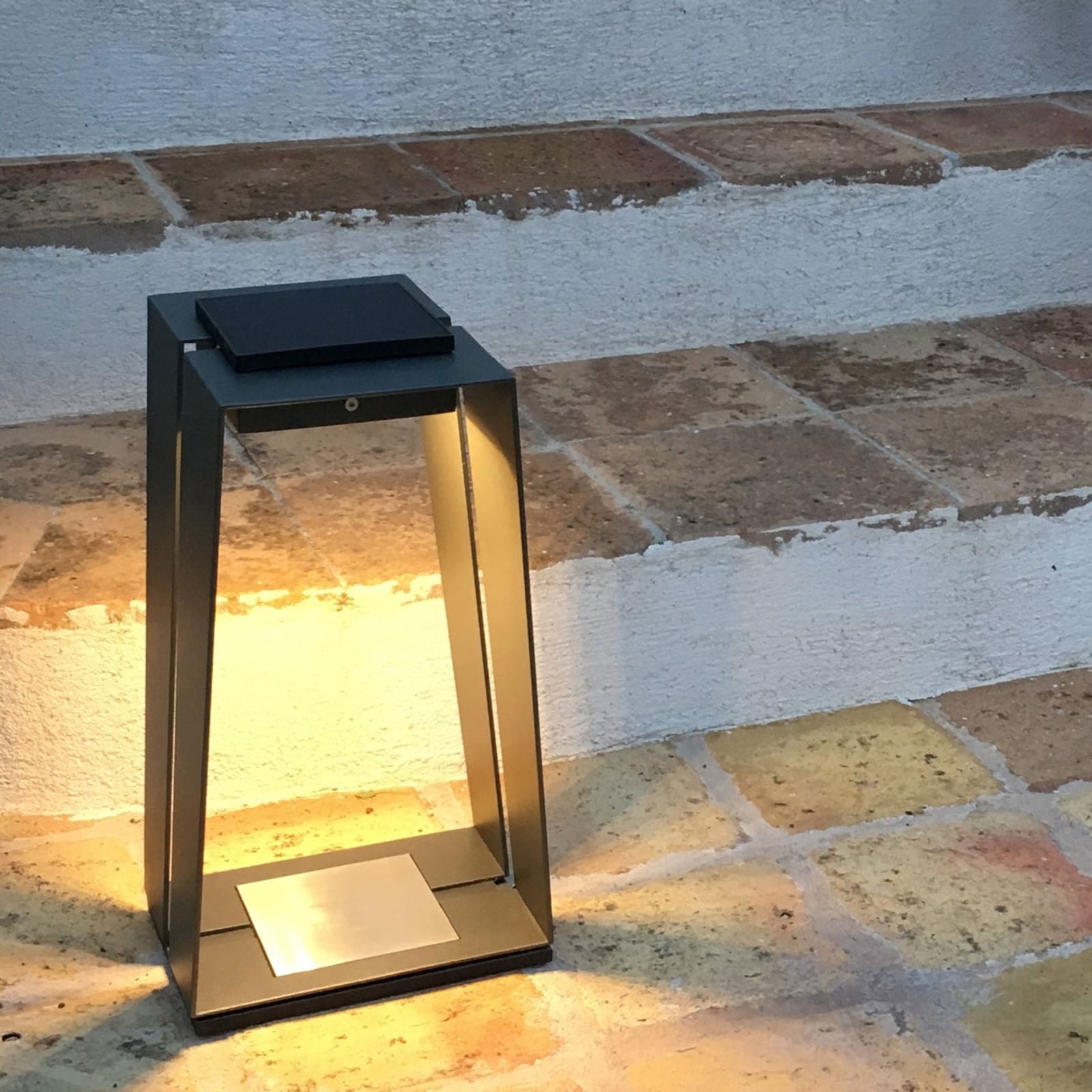 LED solcellelykt Skaal grå aluminium detalj