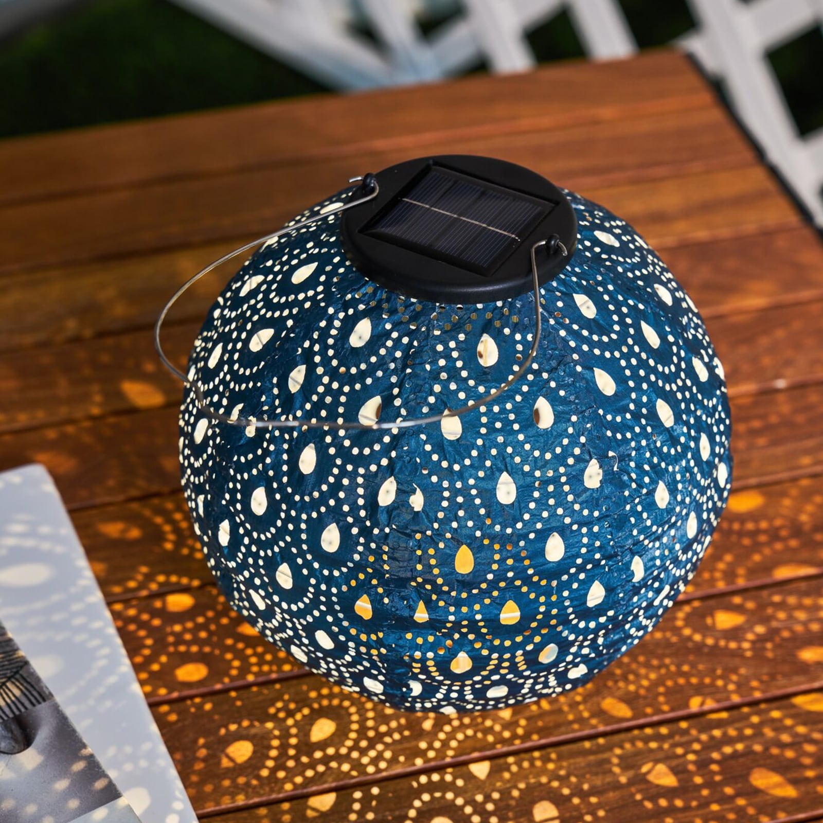 LED solcellelykt Sunshine Charm mørkeblå Ø20 cm bakside