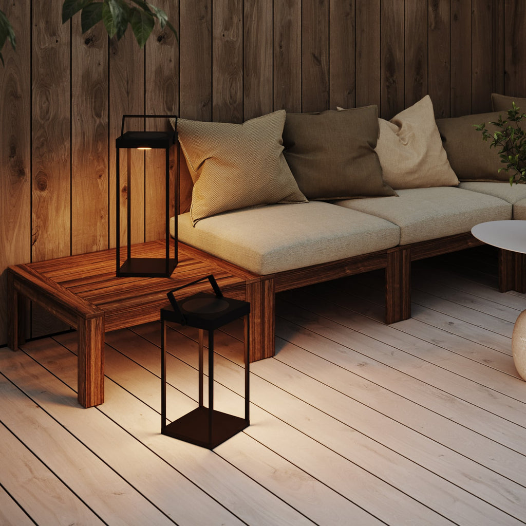 LED solcellelykt svart jern dimbar 42 cm Markslöjd bakside