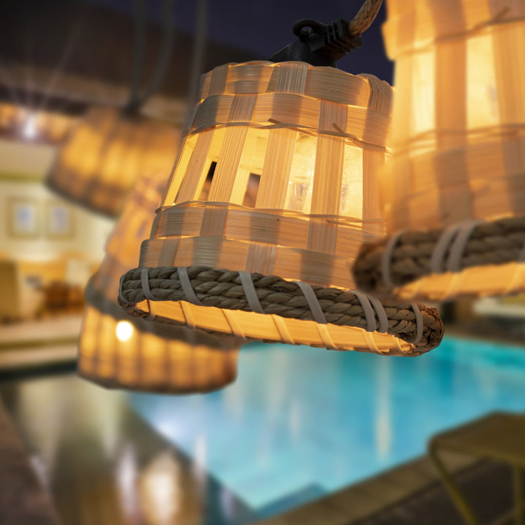 Detalj av LED solcellelyslenke Aurora rattan/bambus 800 cm IP44