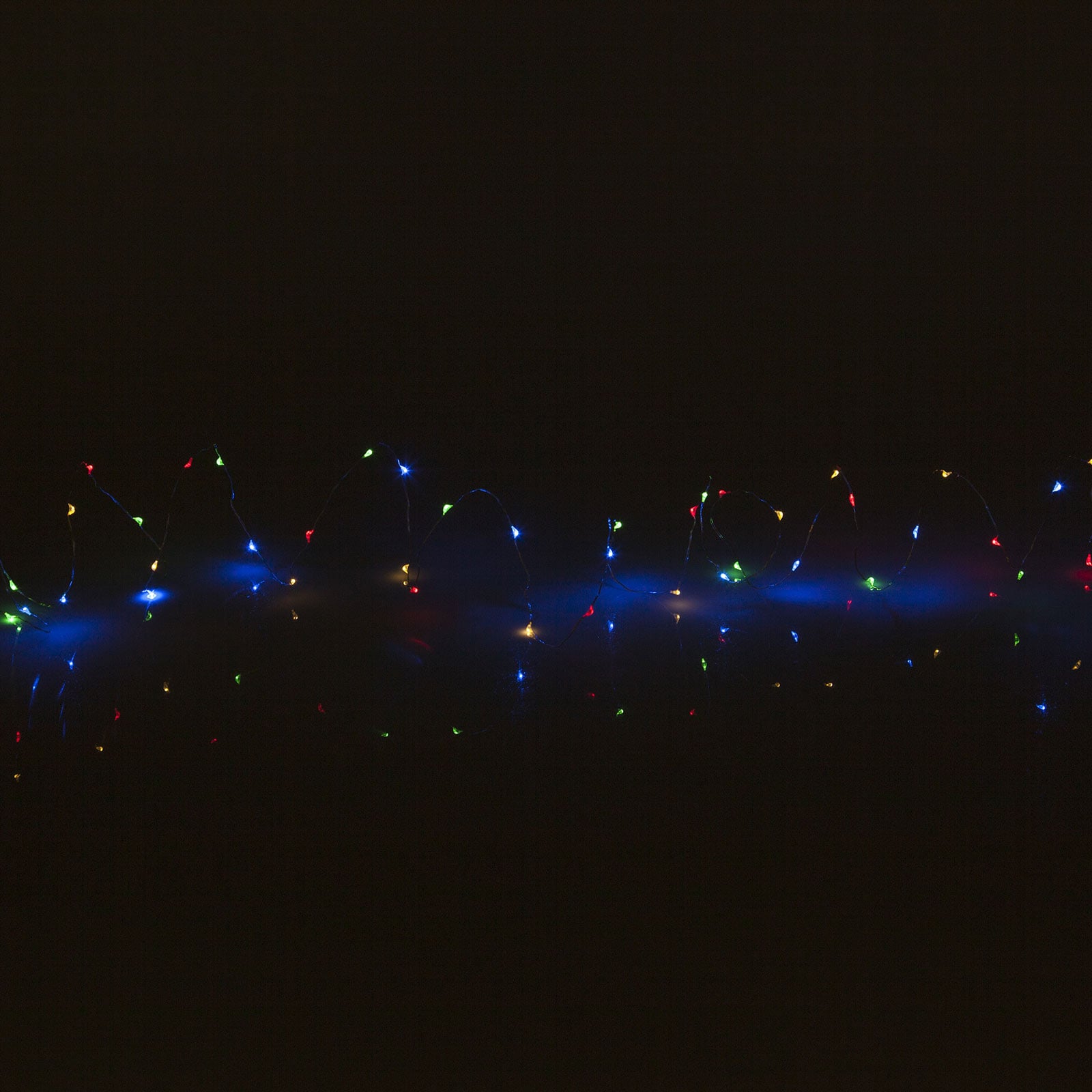 LED solcellelyslenke Dew Drop fargeskiftende RGB IP44 nærbilde av ledning