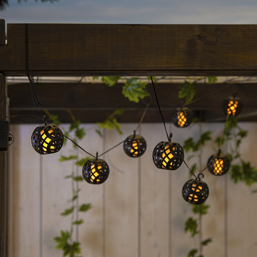 LED solcellelyslenke Flame med flammeeffekt IP44 bakside