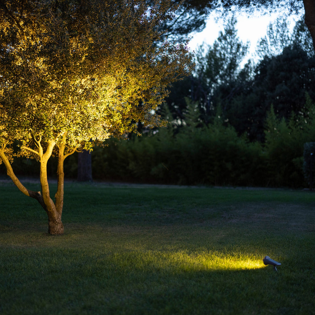 LED solcellespot OJE grå dimbar bakside med solarmodul