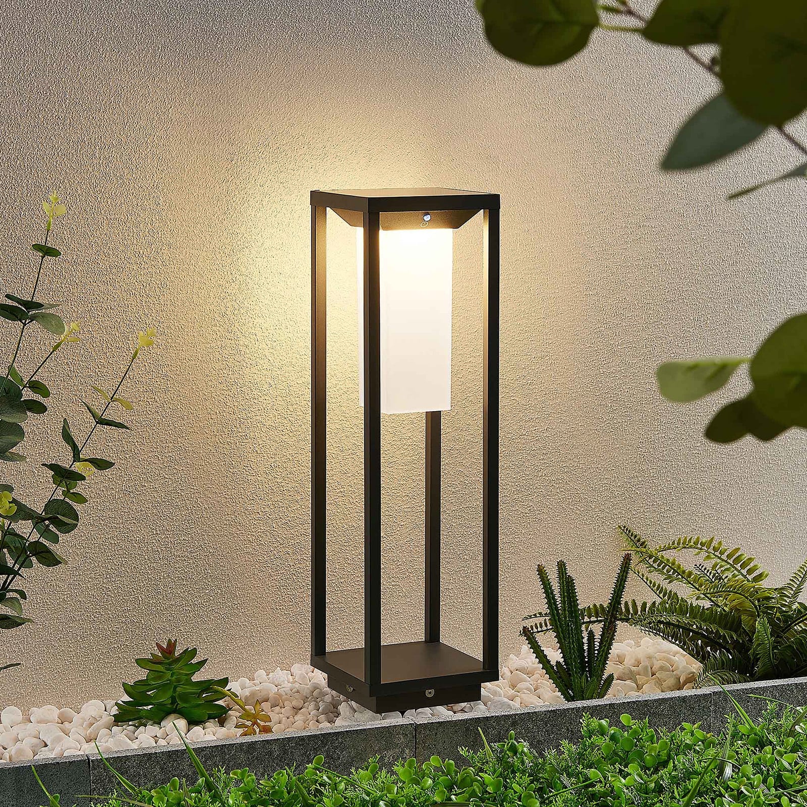 LED solcellestolpelampe Eliel 50 cm antrasitt IP54 bakside
