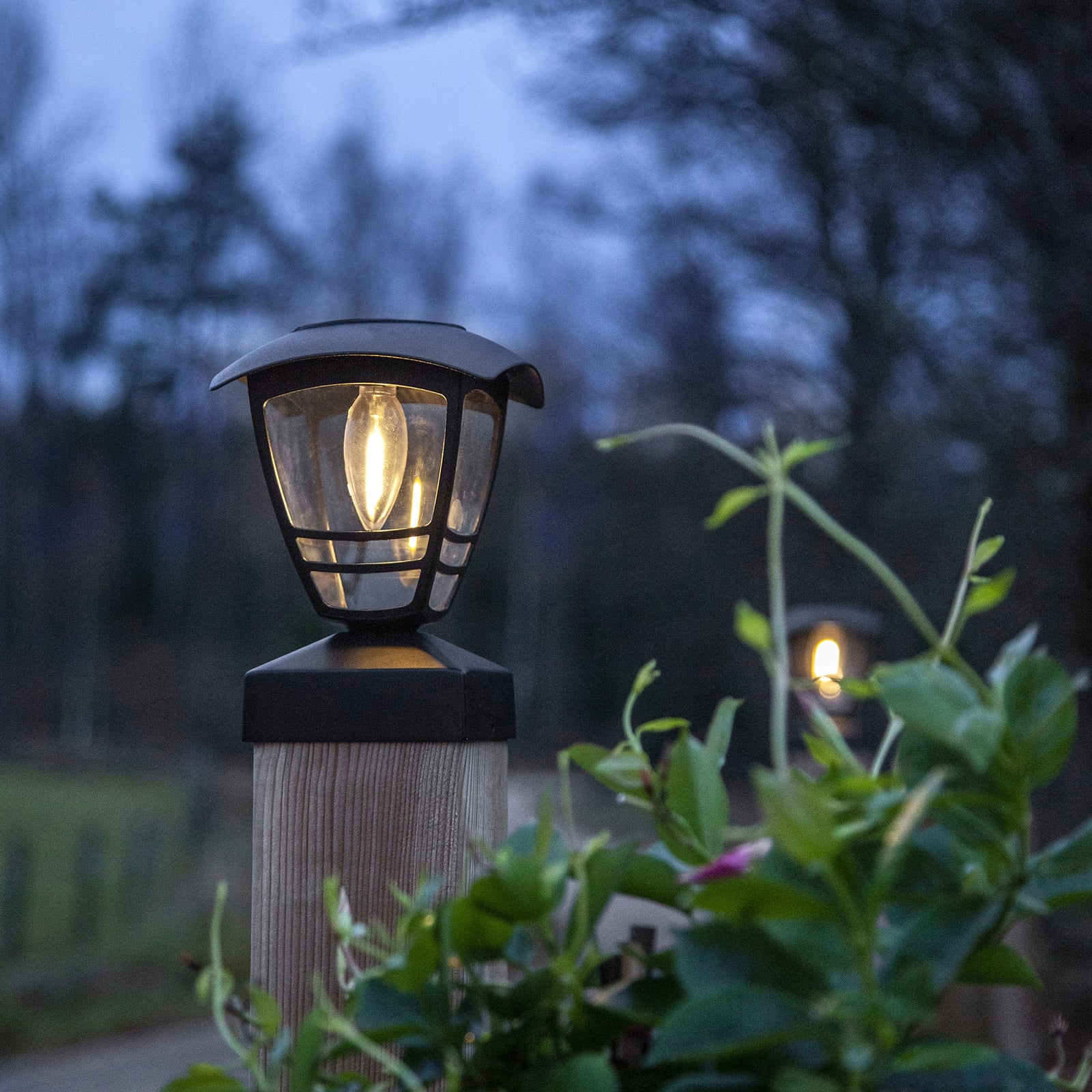 LED solcellestolpelampe Felix svart IP44 detalj av lampe