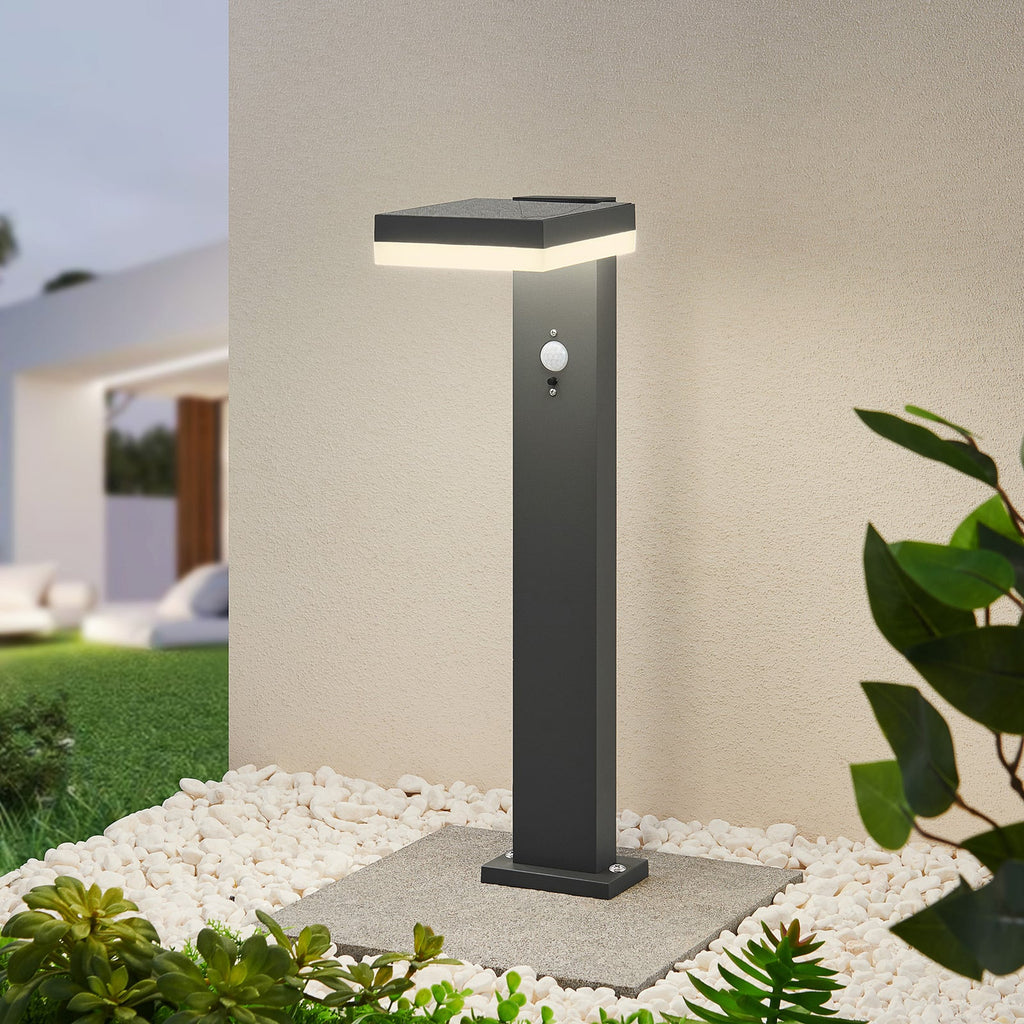 LED solcellestolpelampe Laira med bevegelsessensor bakside