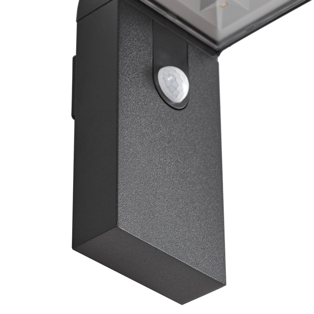 LED solcellevegglampe Aurino med sensor svart IP44 veggmontering